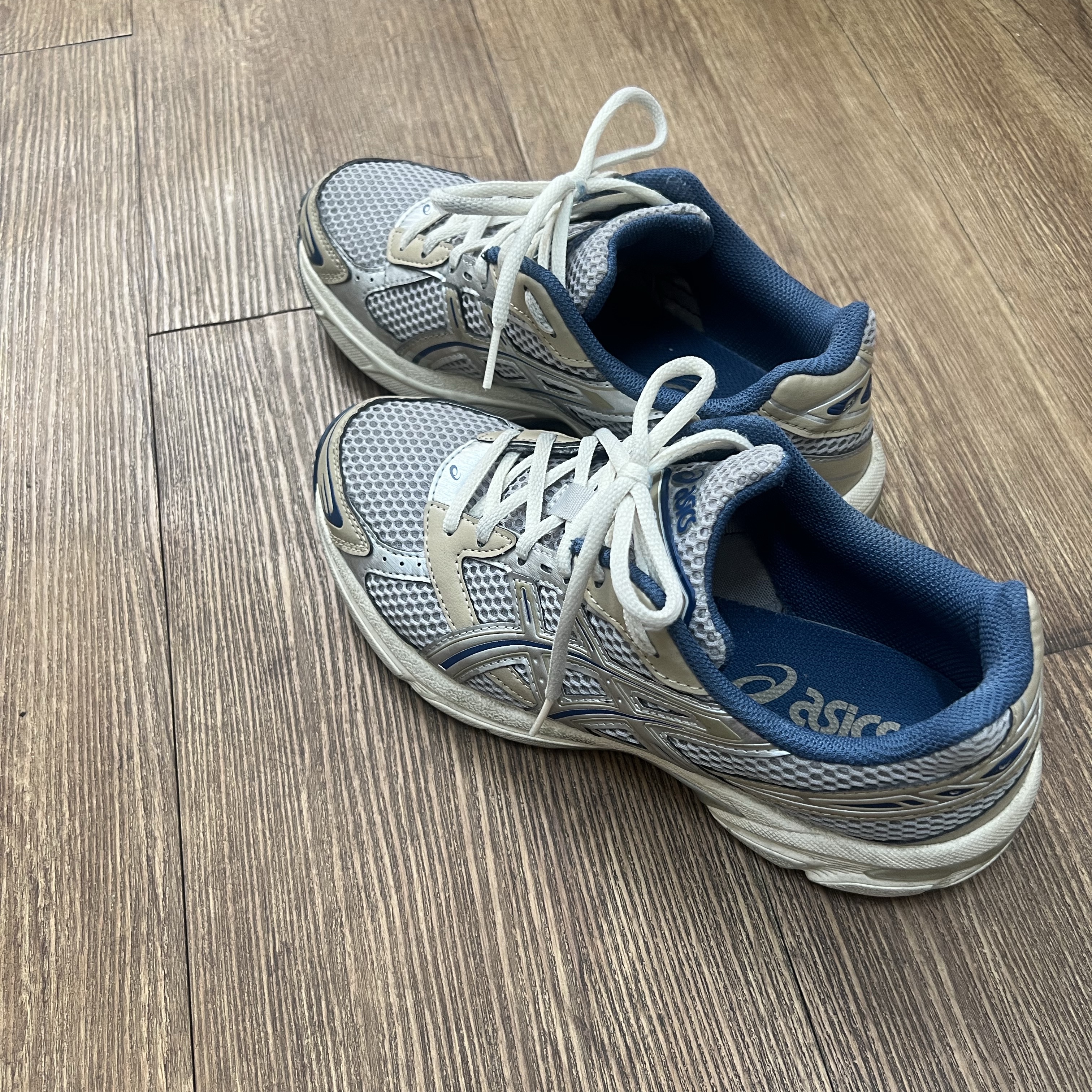 Asics Gel-1130 Oyster Grey Pure Silver 착용 스타일