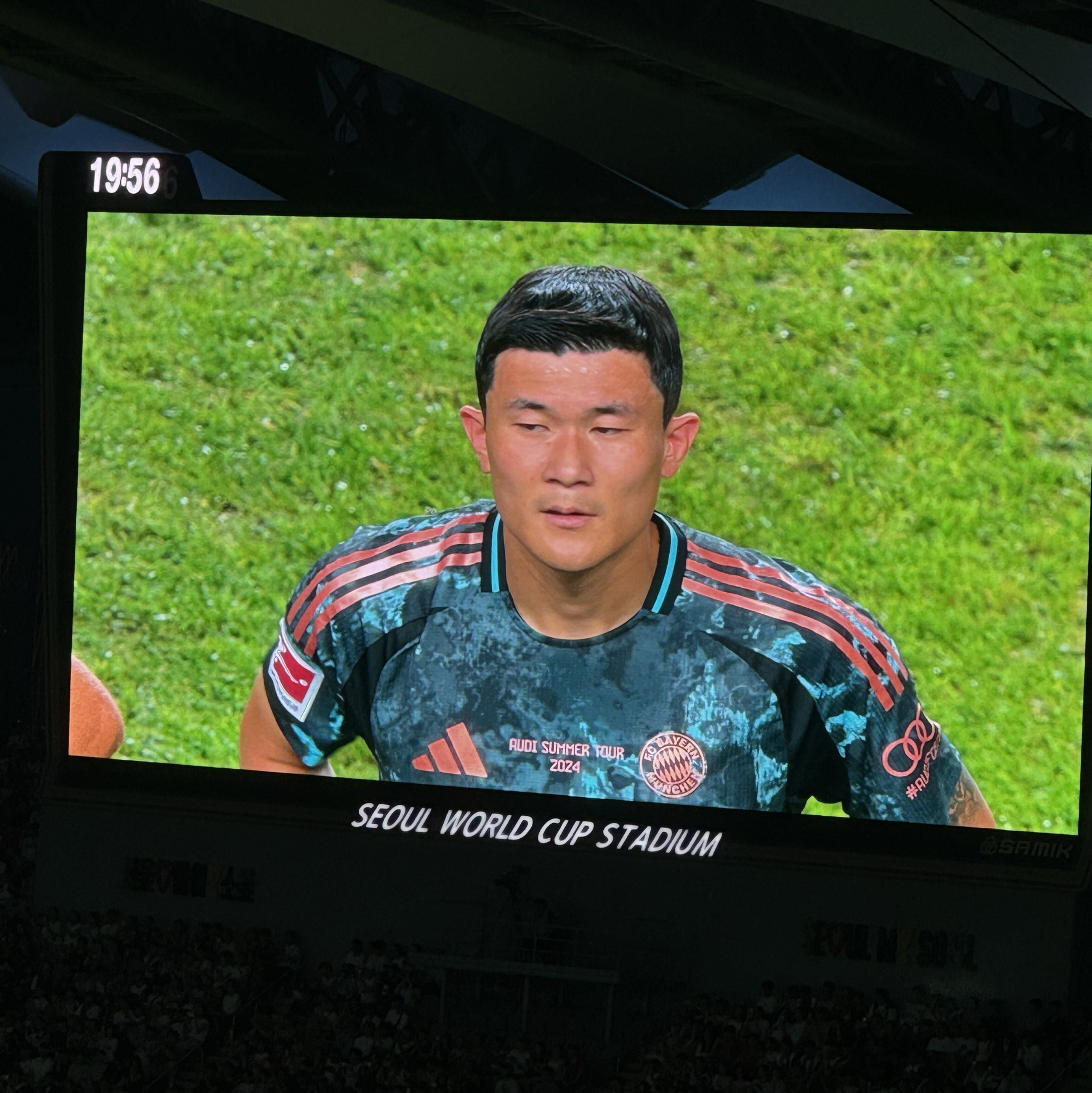 Jordan x Paris Saint-Germain 2019/20 Dri-Fit Stadium 4th Jersey Black (Non Marking Ver.), Balenciaga Runner Sneakers Grey Green Blue 착용 스타일 - 4