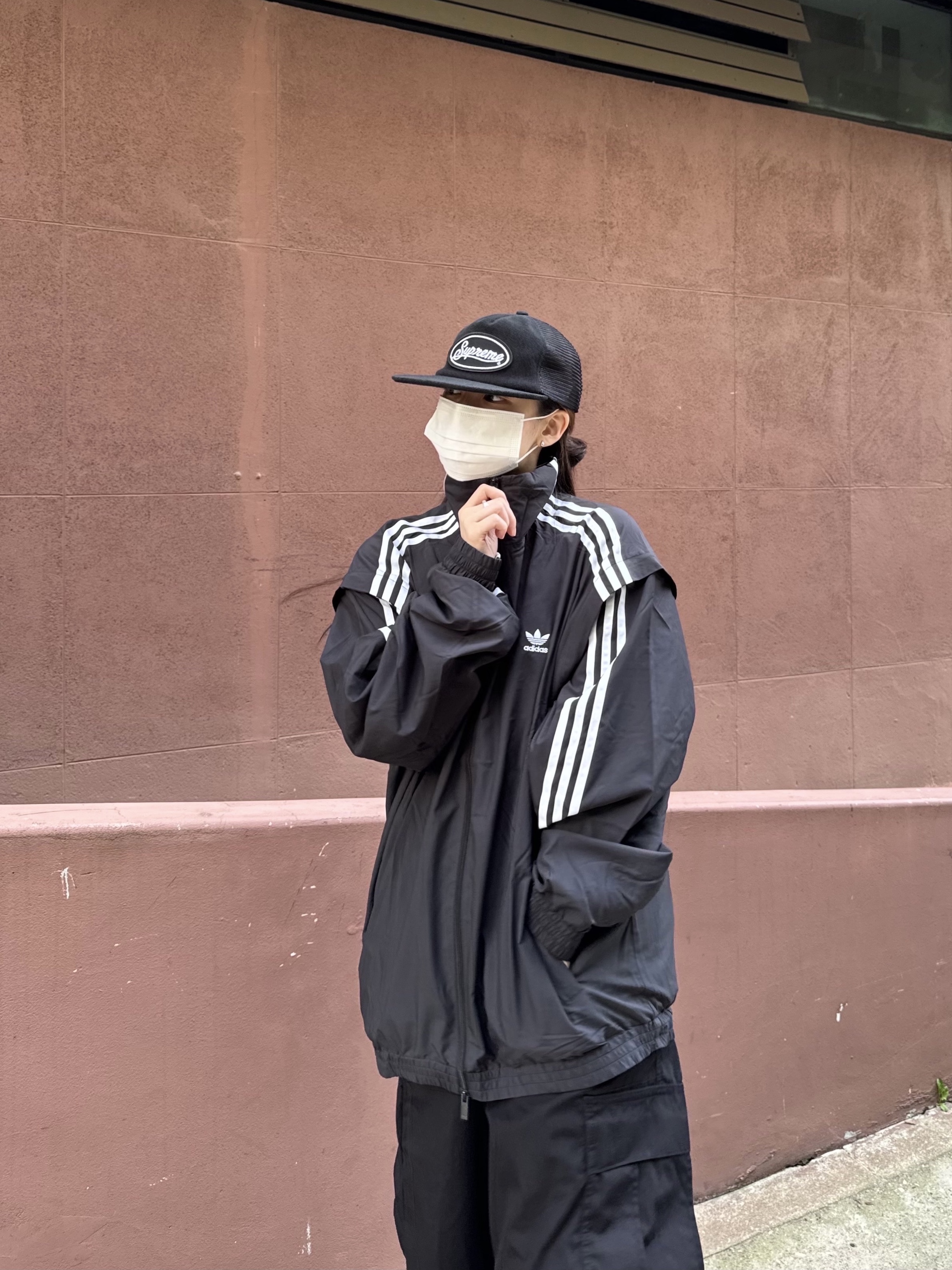 (W) Adidas Adilenium Season 2 Oversized Zip Track Top Gender Neutral Black - KR Sizing, Supreme Terry Mesh Back 5-Panel Black - 24SS 착용 스타일 - 1
