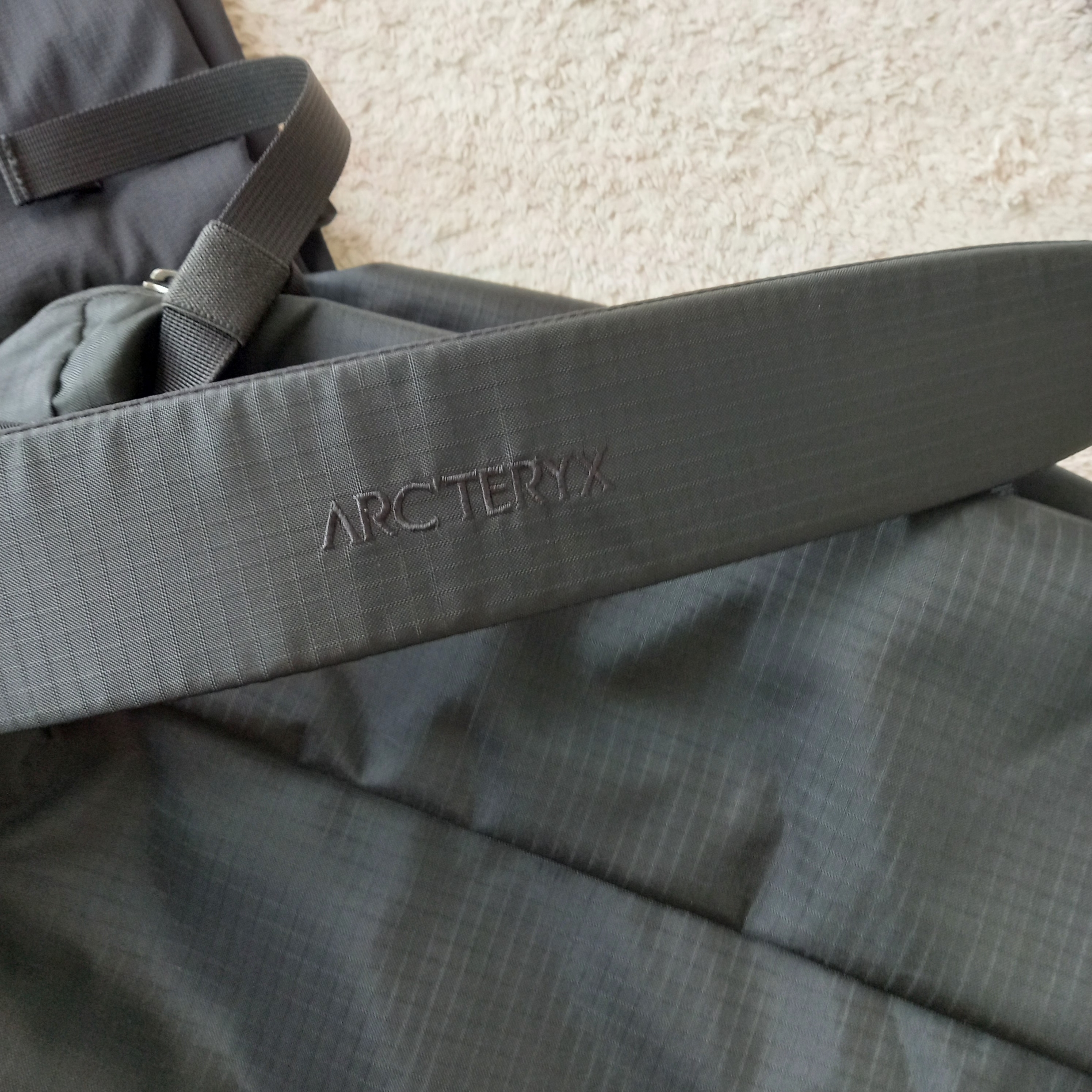 Arc'teryx Ion Gear Organizer Black, Arc'teryx Atom Hoody Black μ°©μ© μ€νμΌ - 9