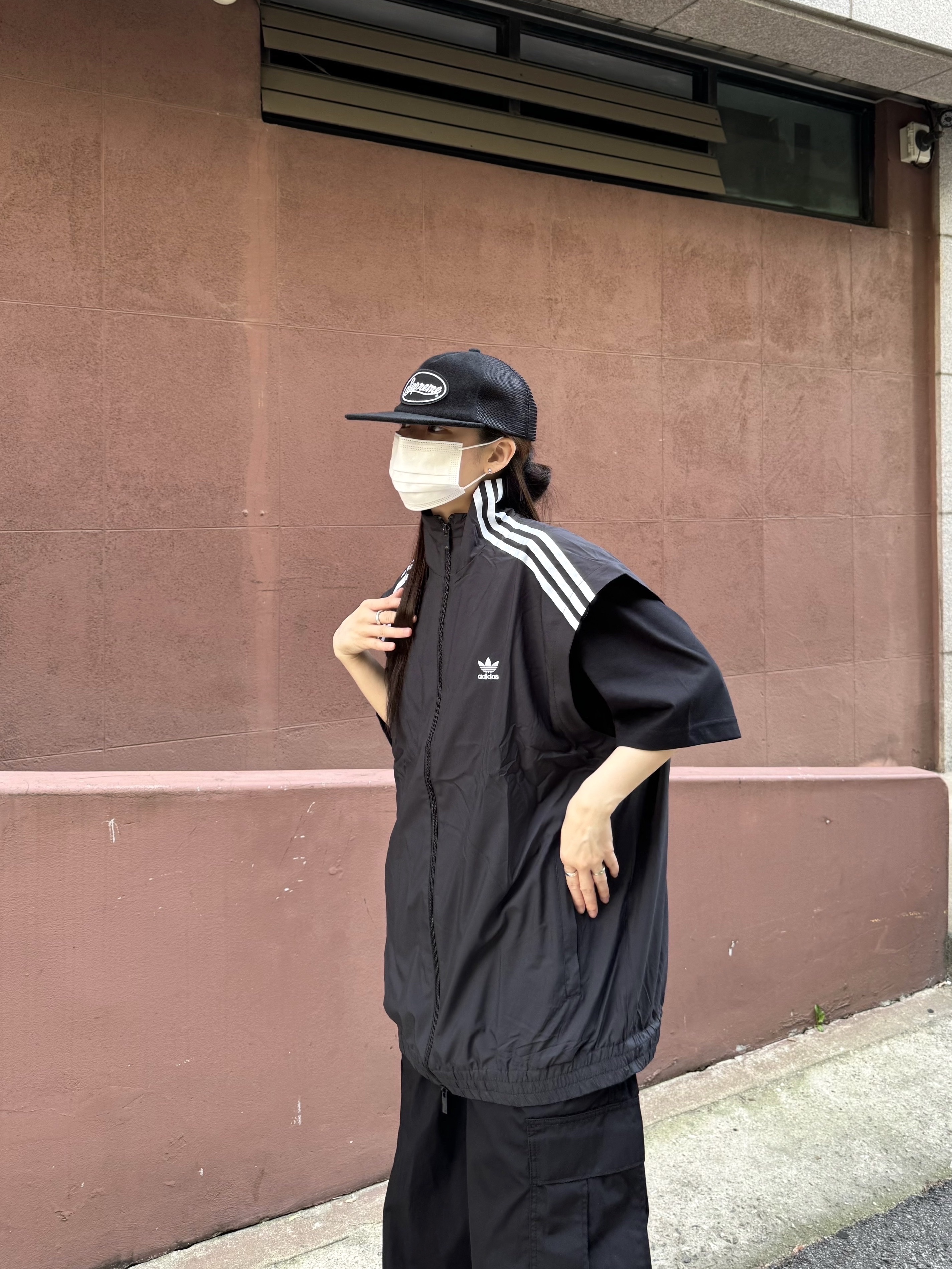 (W) Adidas Adilenium Season 2 Oversized Zip Track Top Gender Neutral Black - KR Sizing, Supreme Terry Mesh Back 5-Panel Black - 24SS 착용 스타일 - 3