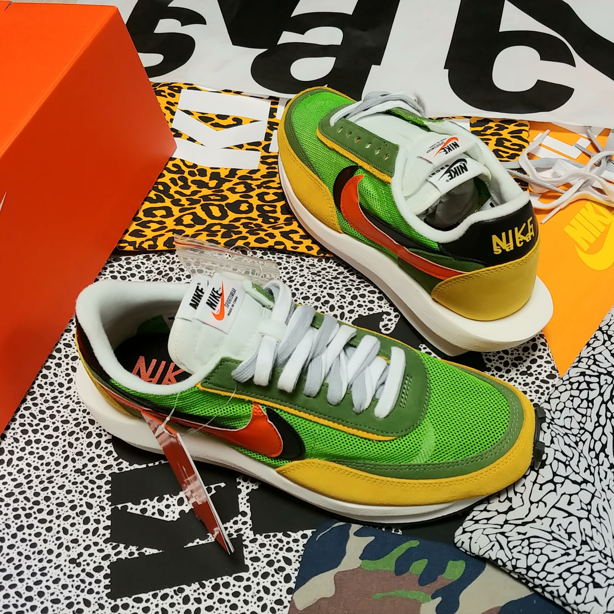 Nike x Sacai LDWaffle Green Multi 착용 스타일 - 4
