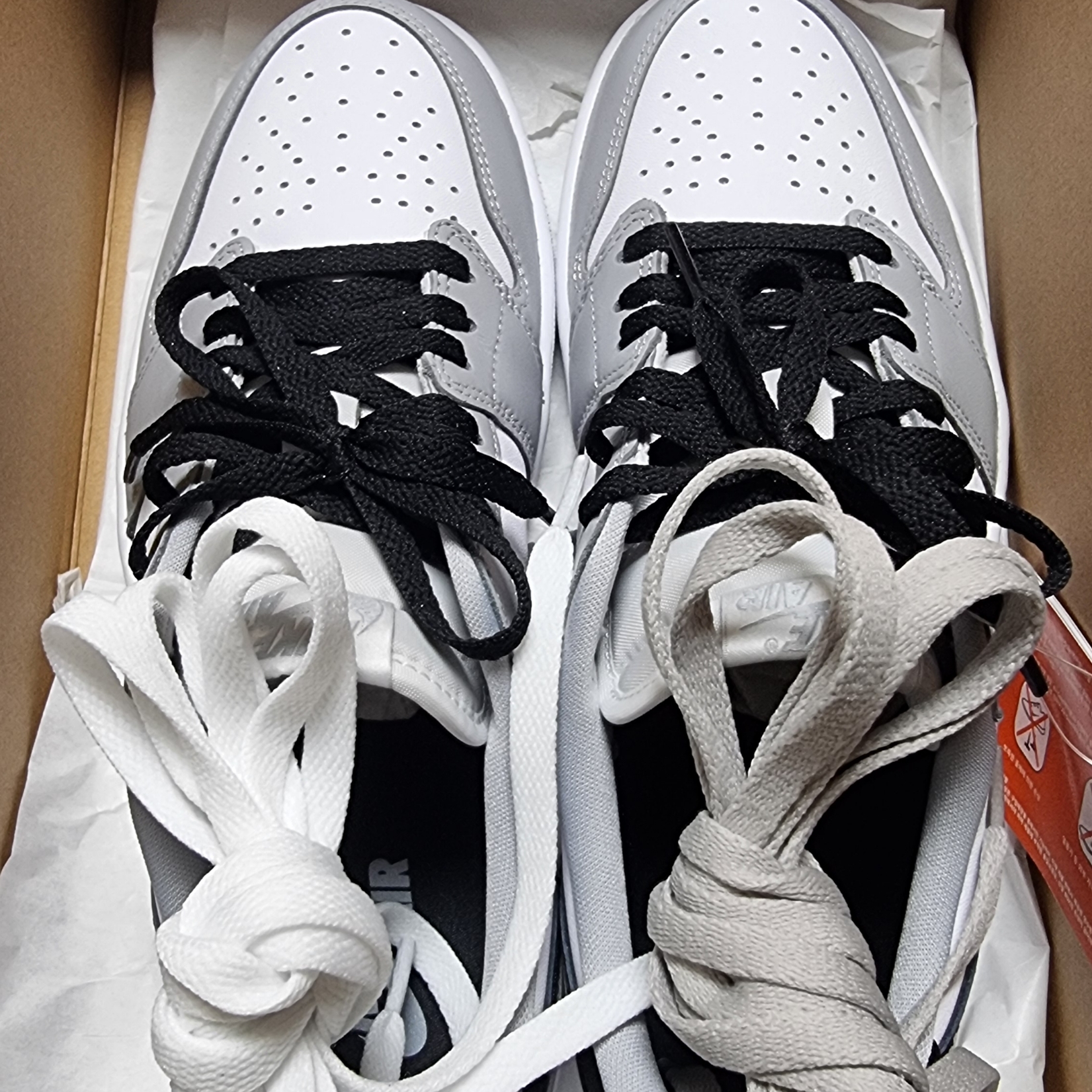 Jordan 1 Retro Low OG Wolf Grey and White 착용 스타일