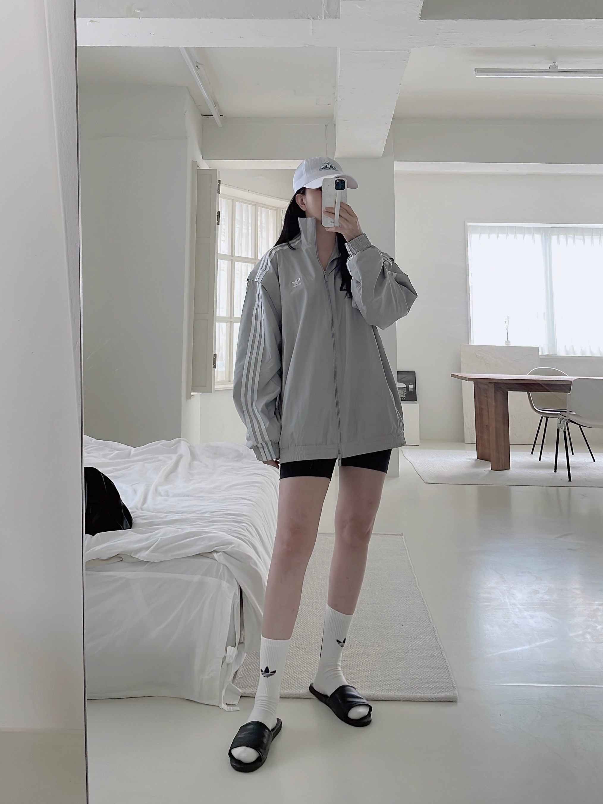 (W) Adidas Adilenium Season 2 Oversized Zip Track Top Gender Neutral Grey Two - KR Sizing 착용 스타일