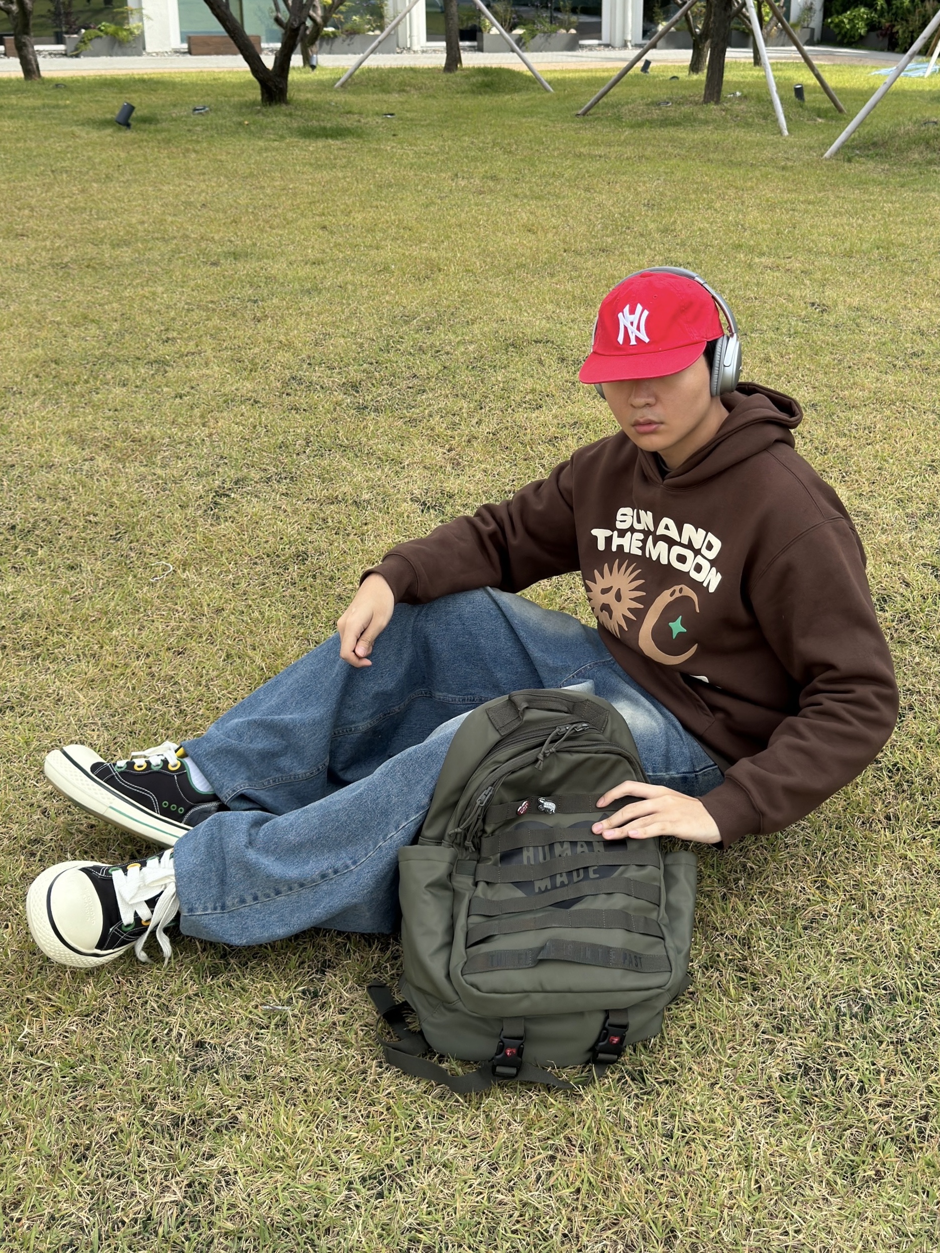 POTS All Day Hoodie Brown, Human Made Military Backpack Olive Drab 착용 스타일 - 1