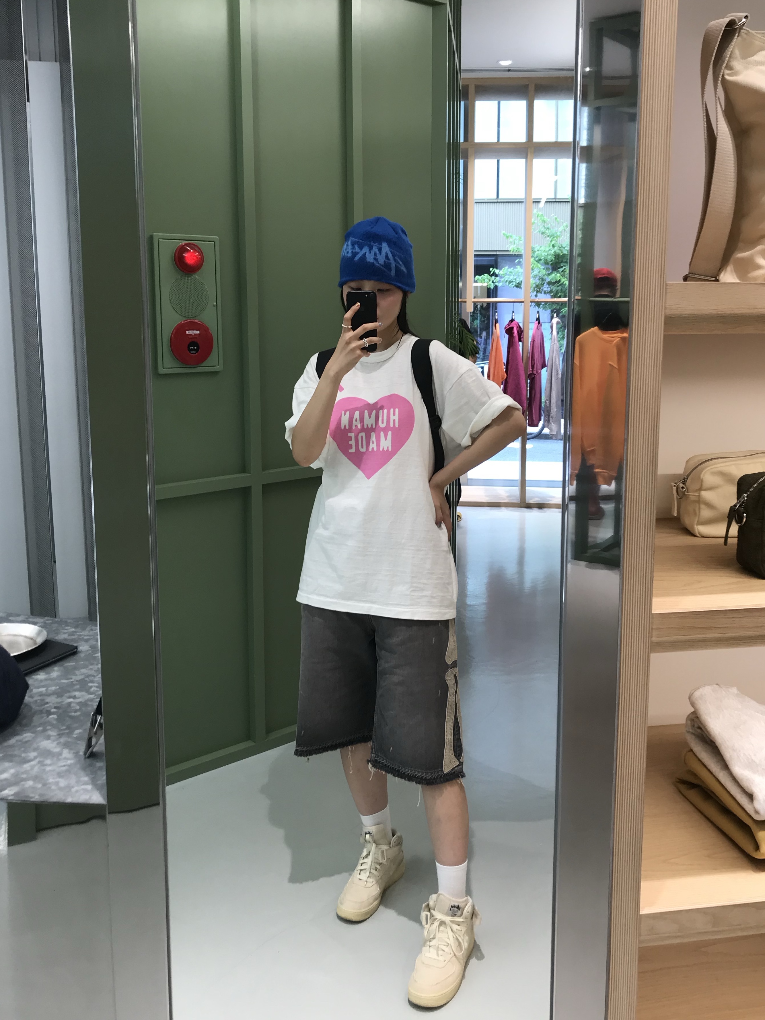 Stussy Brushed Out Stock Skullcap Beanie Blue, Human Made Heart T-Shirt White Pink - Harajuku Store Exclusive 착용 스타일