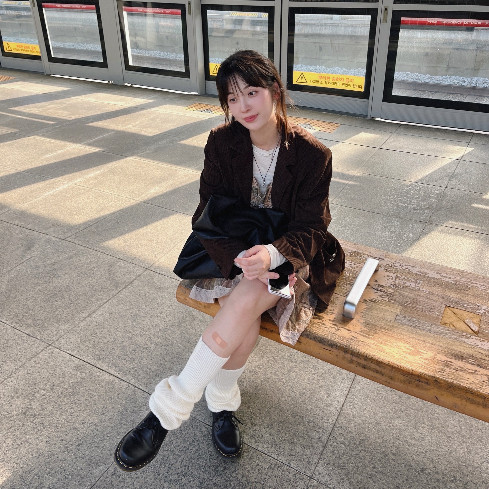 Dr. Martens 1461 Smooth Black 착용 스타일 - 1