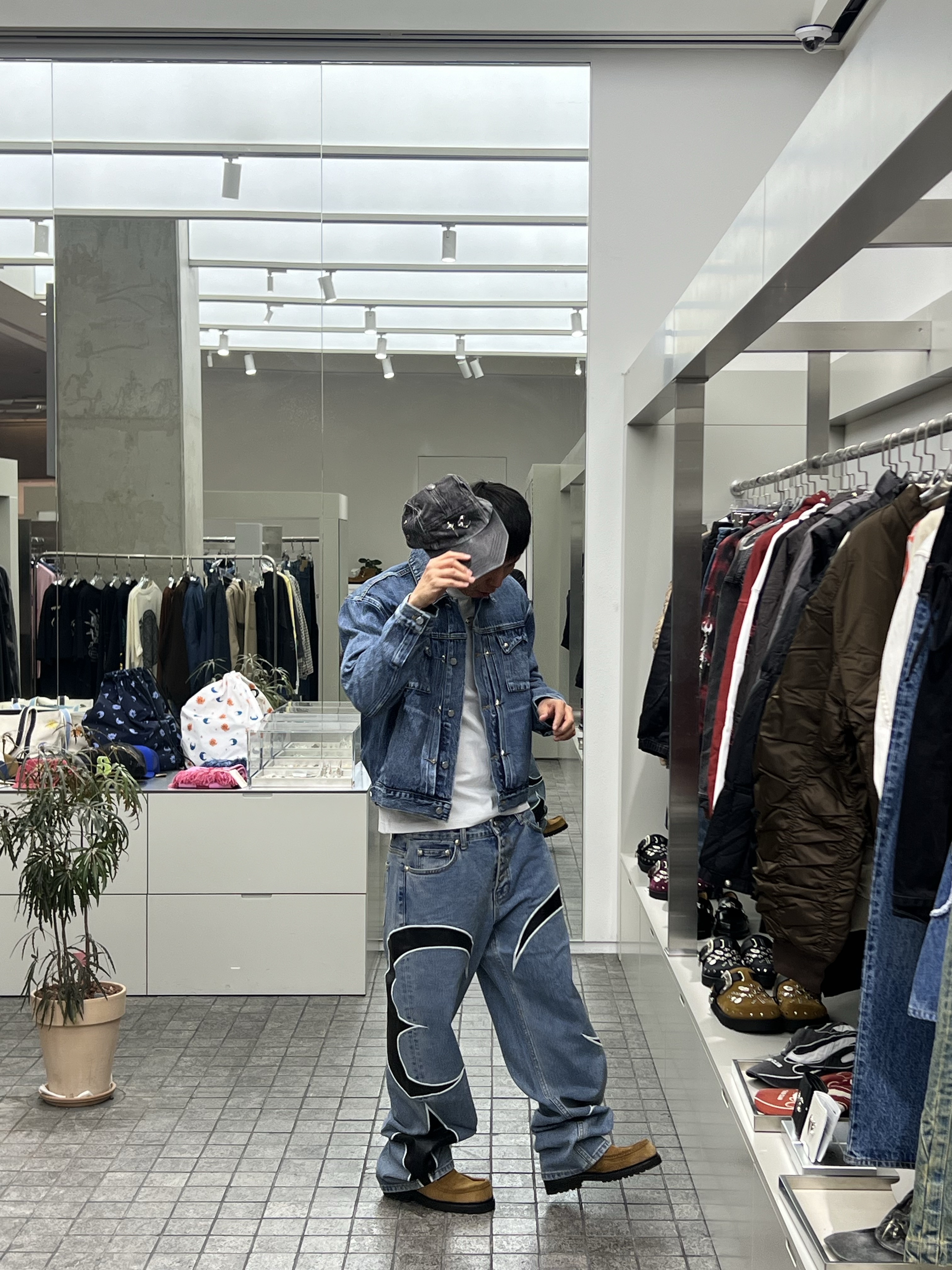 Thug Club Claw Denim Jacket Blue - 24FW 착용 스타일 - 3