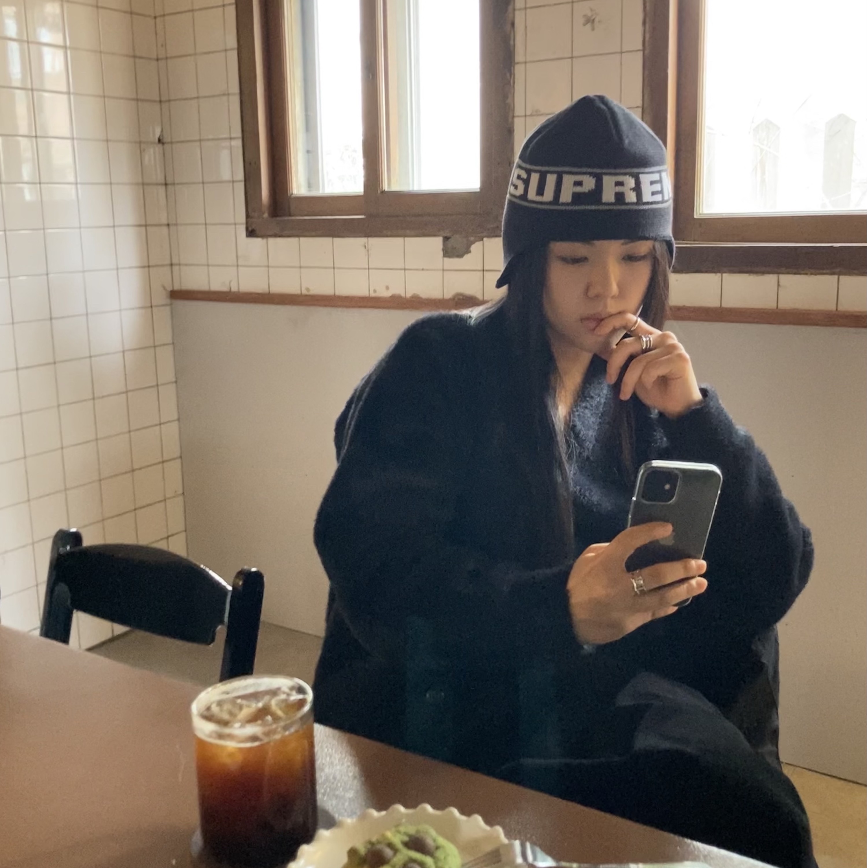 Supreme Earflap Beanie Black - 23FW 착용 스타일