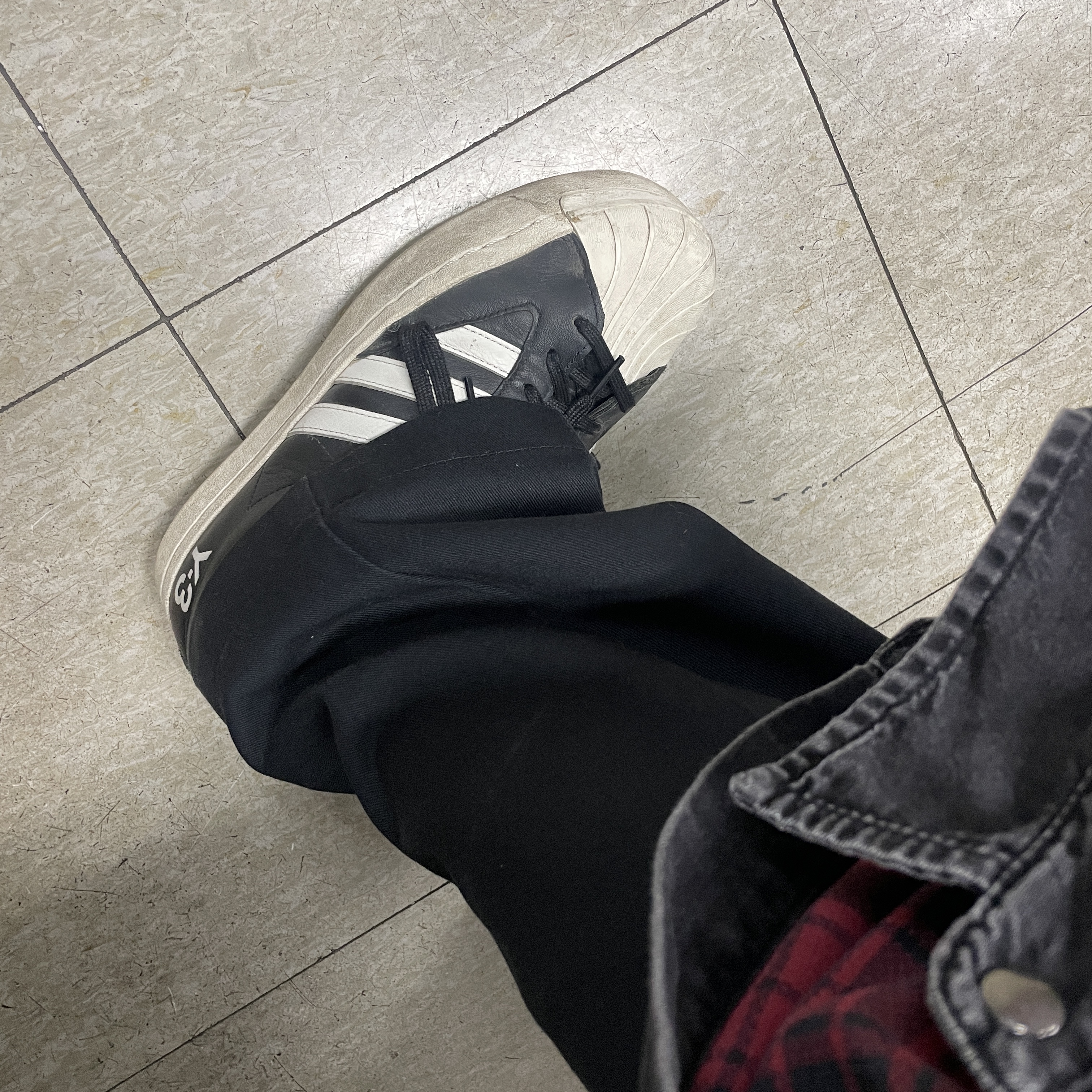 Y-3 Yohji Star Black White 착용 스타일