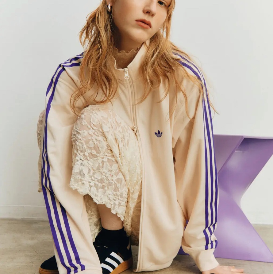Adidas Originals Track Jacket Gender Neutral Wonder White Energy Ink - KR Sizing 착용 스타일 - 2