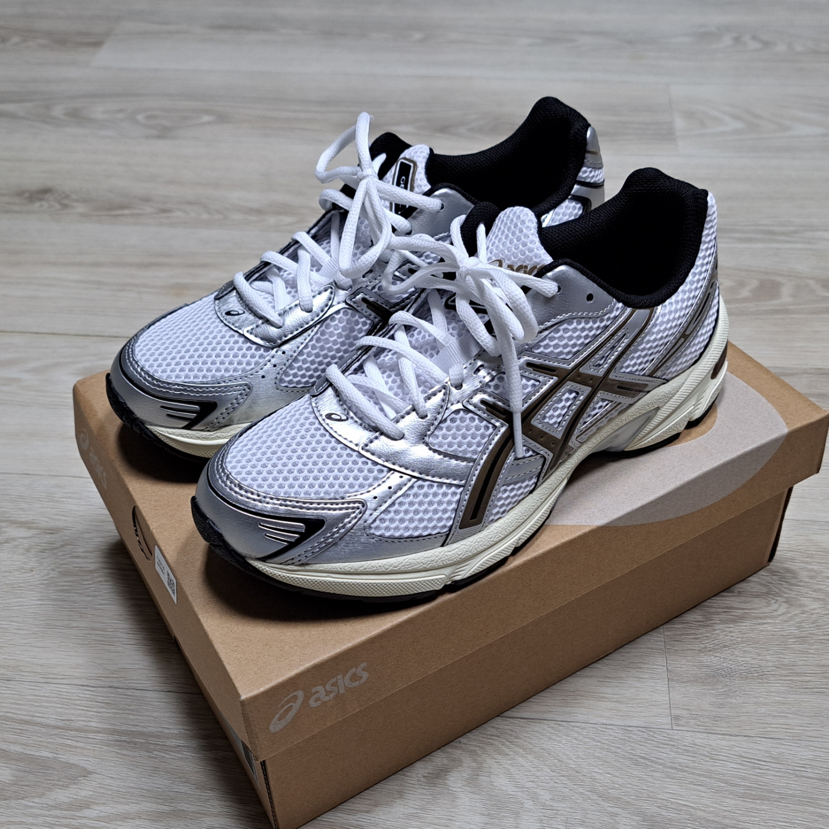 Asics Gel-1130 White Clay Canyon 착용 스타일