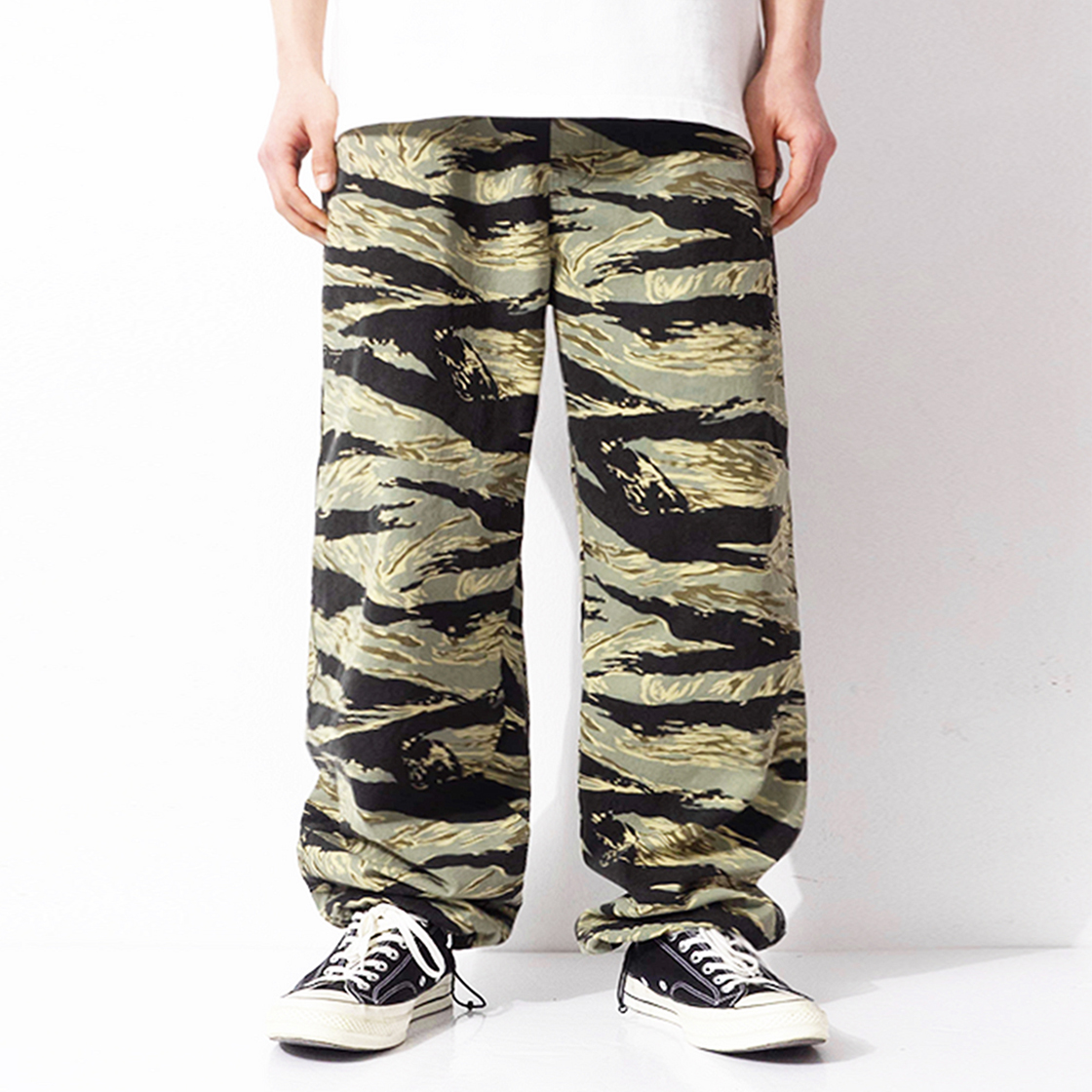 큐티에잇 가먼츠 타이거 카모 와이드 밴딩 팬츠 베이지(QT8 GARMENTS GB Tiger Camo Wide Banding Pant Beige) - 3