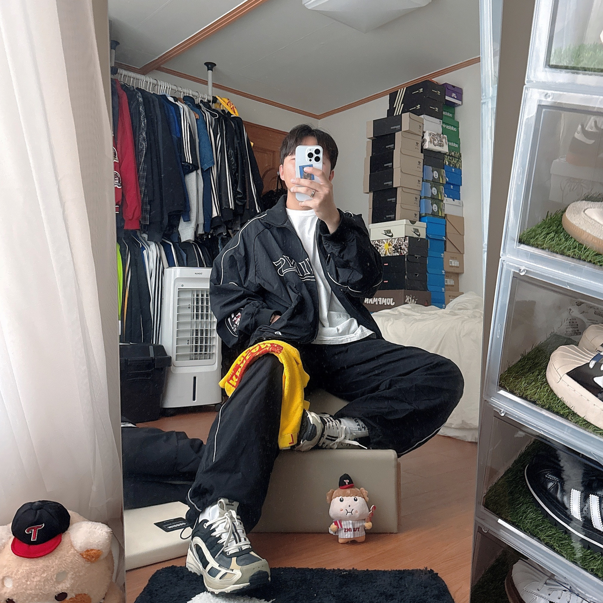 BDNS x LG TWINS Dugout Jacket Black, Adidas x Song for the Mute Shadowturf Core Black 착용 스타일