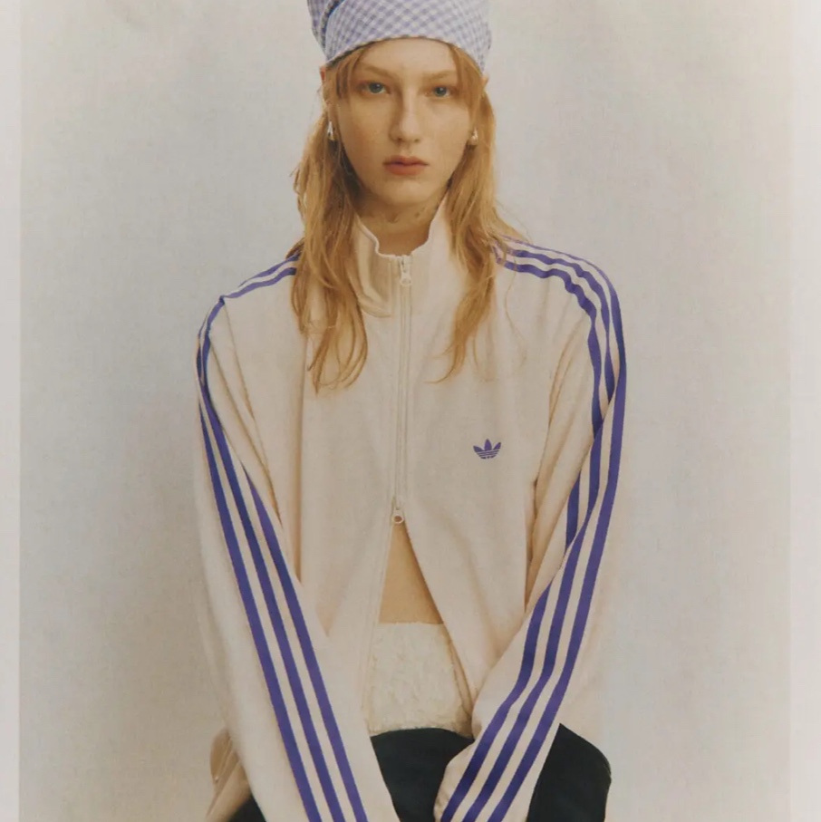 Adidas Originals Track Jacket Gender Neutral Wonder White Energy Ink - KR Sizing 착용 스타일 - 1