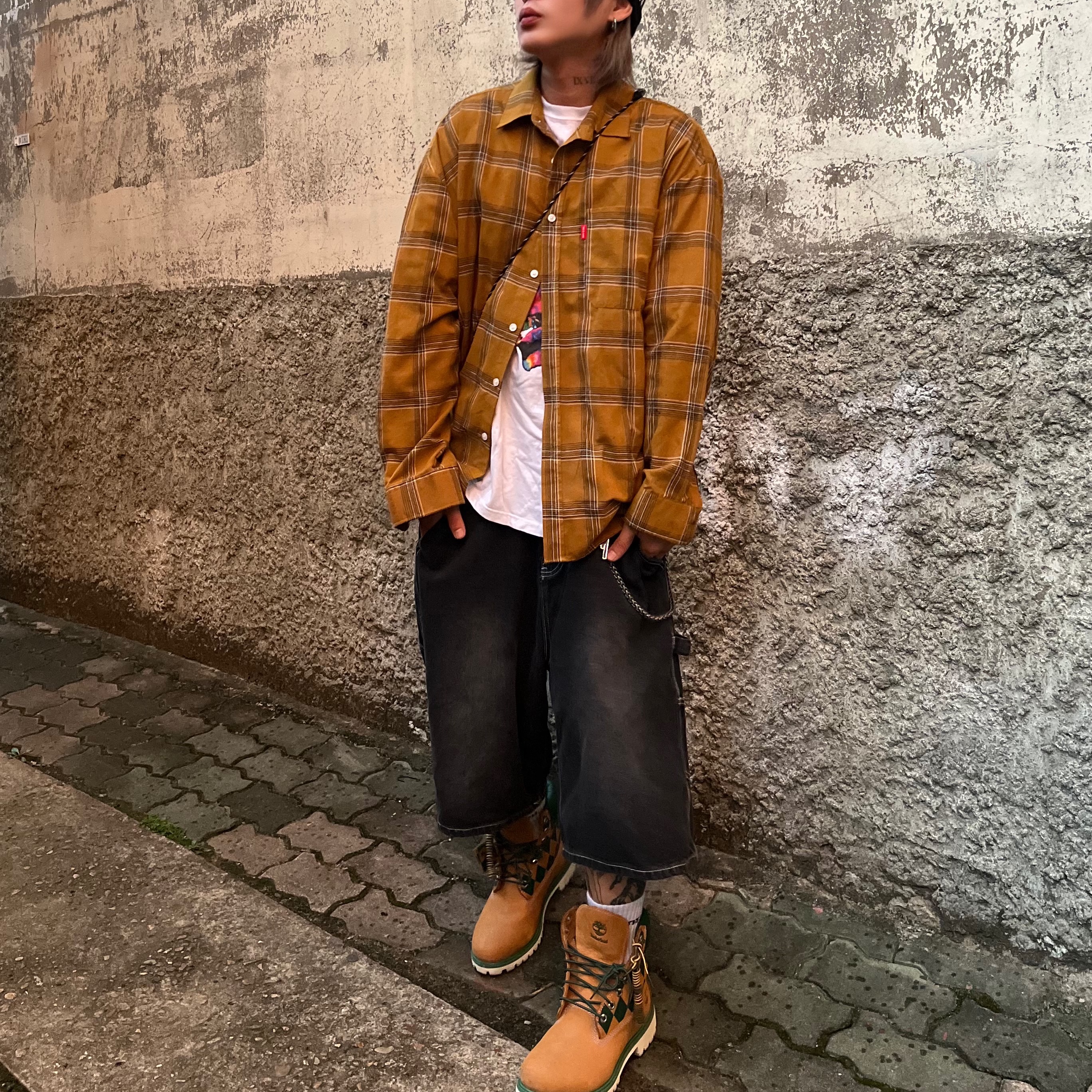 KASINA x Timberland 6 In Premium Vibram GTX Wheat 착용 스타일 - 3