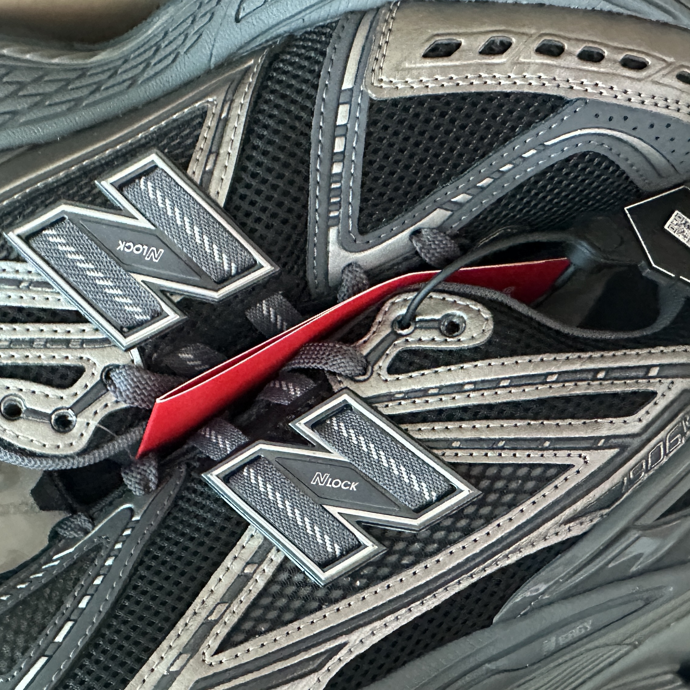 New Balance 1906R Black 착용 스타일