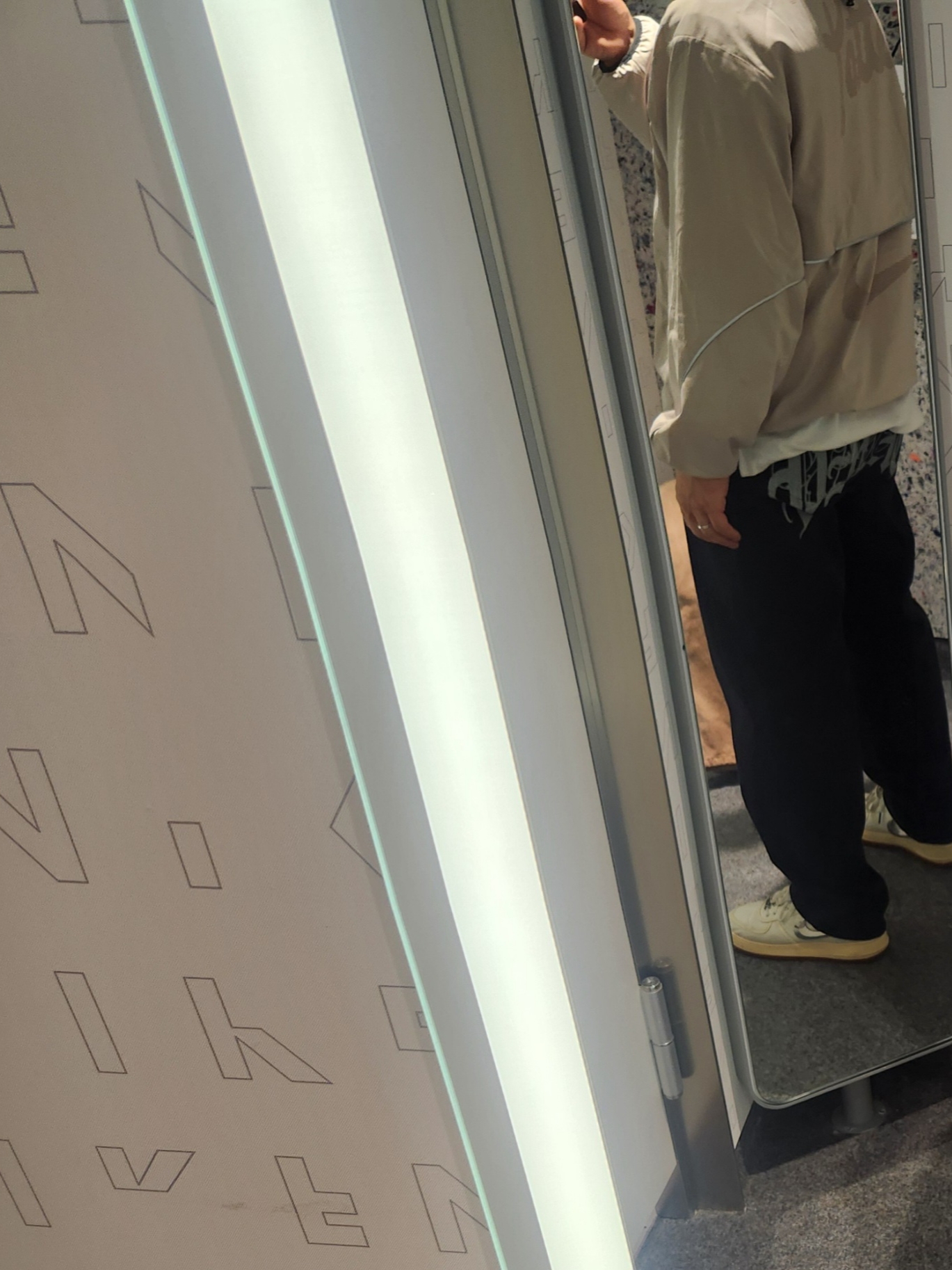 Palace EL Script P90 Baggy Jean Black - 24FW, Nike x Patta Full-Zip Jacket Sanddrift - Asia 착용 스타일