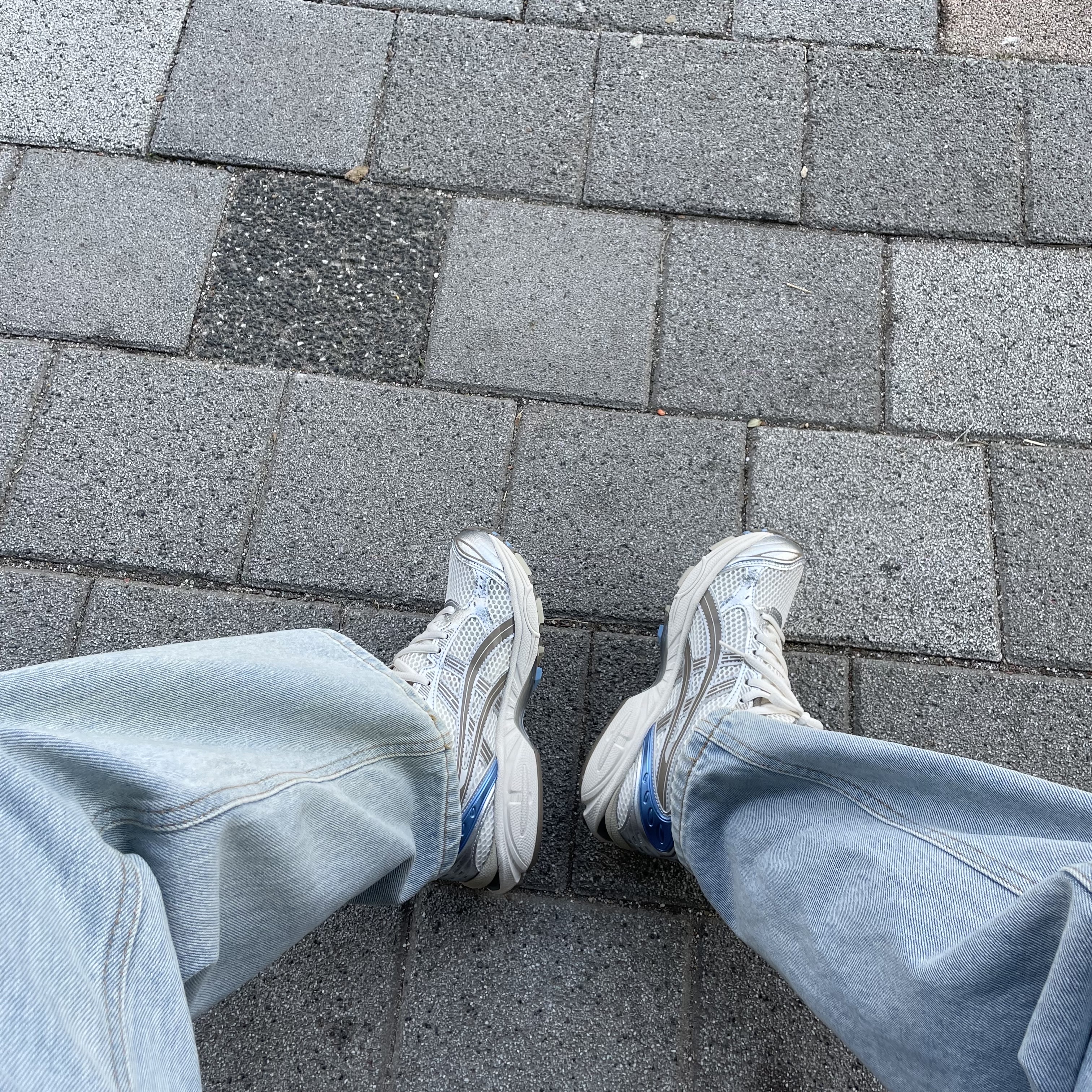 (W) Asics Gel-Kayano 14 Cream Pepper 착용 스타일 - 2
