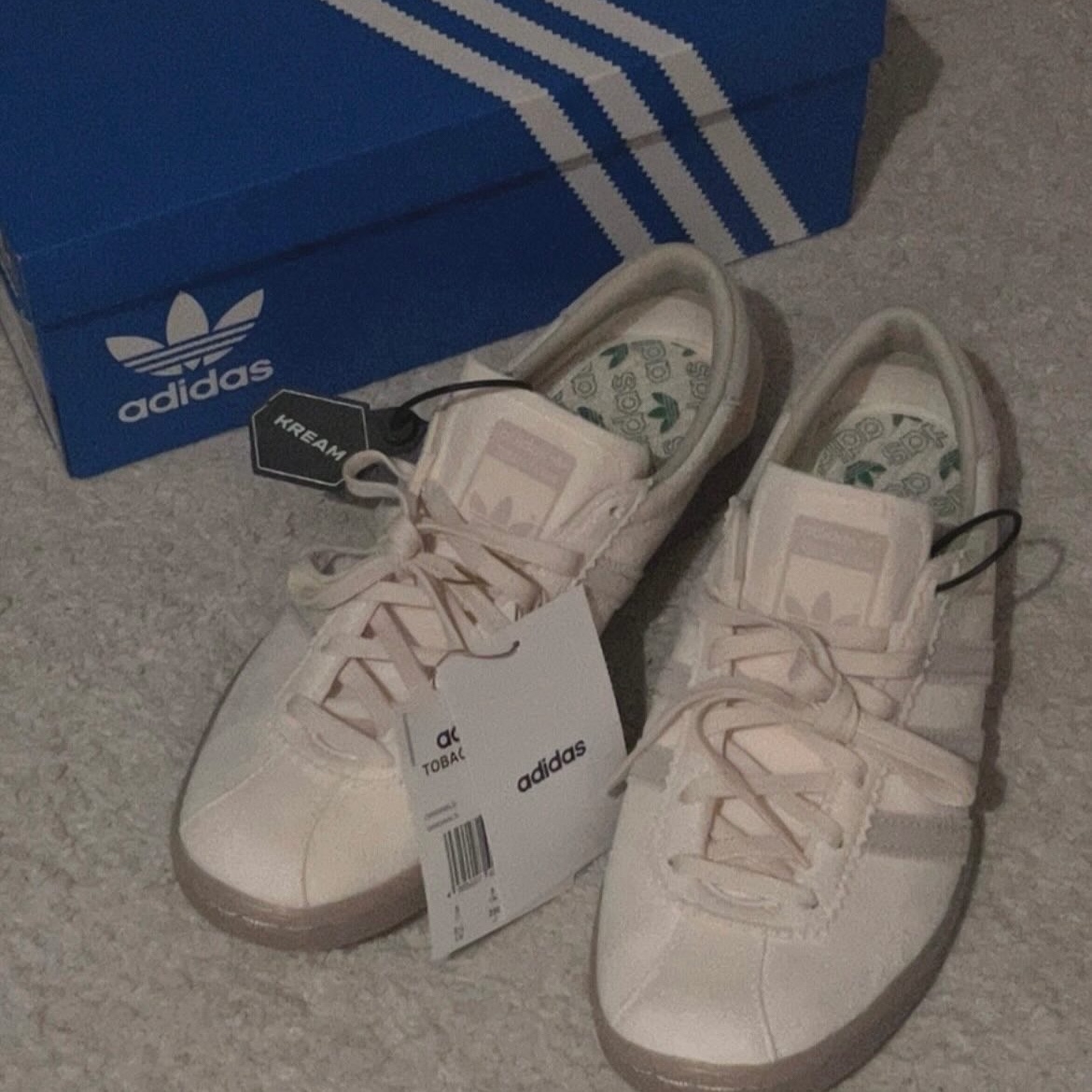 Adidas Tobacco Gruen Cream White Bliss 착용 스타일