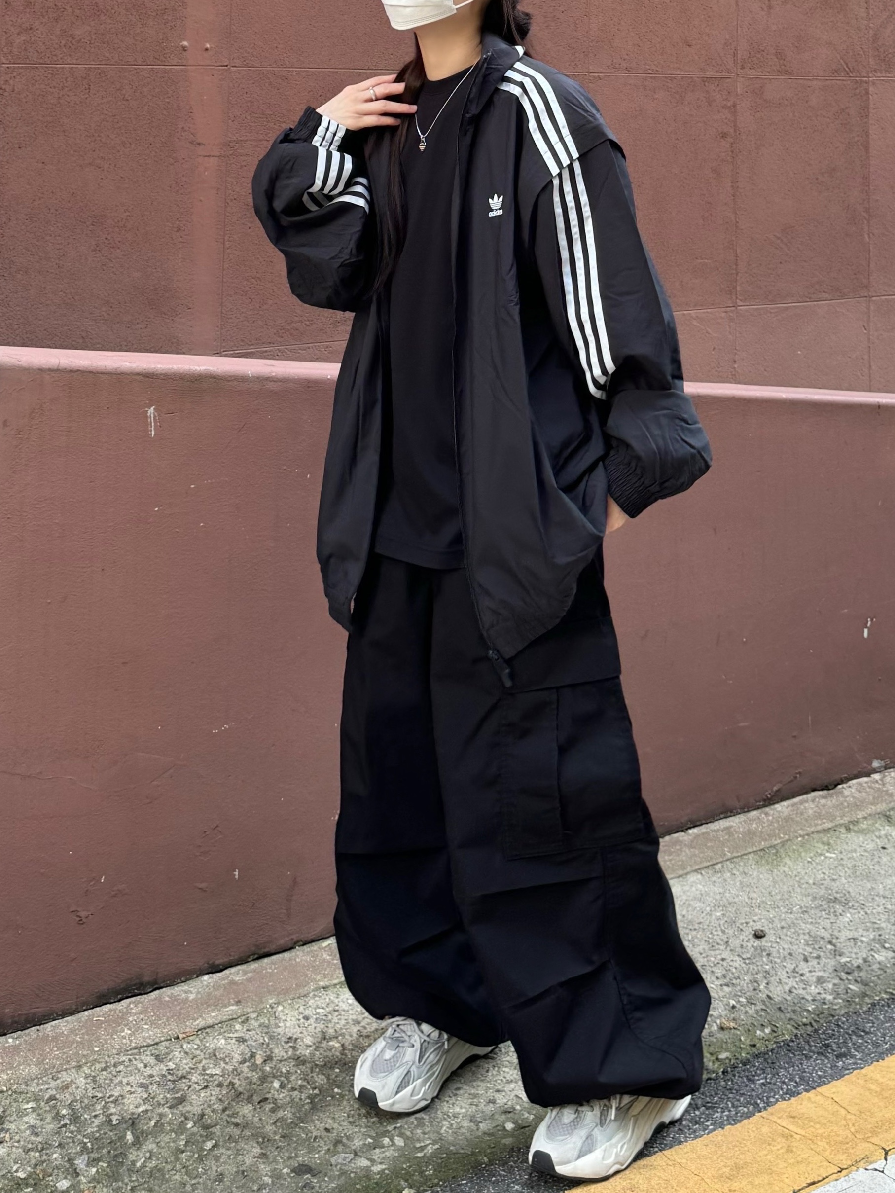 (W) Adidas Adilenium Season 2 Oversized Zip Track Top Gender Neutral Black - KR Sizing, Supreme Terry Mesh Back 5-Panel Black - 24SS 착용 스타일 - 4