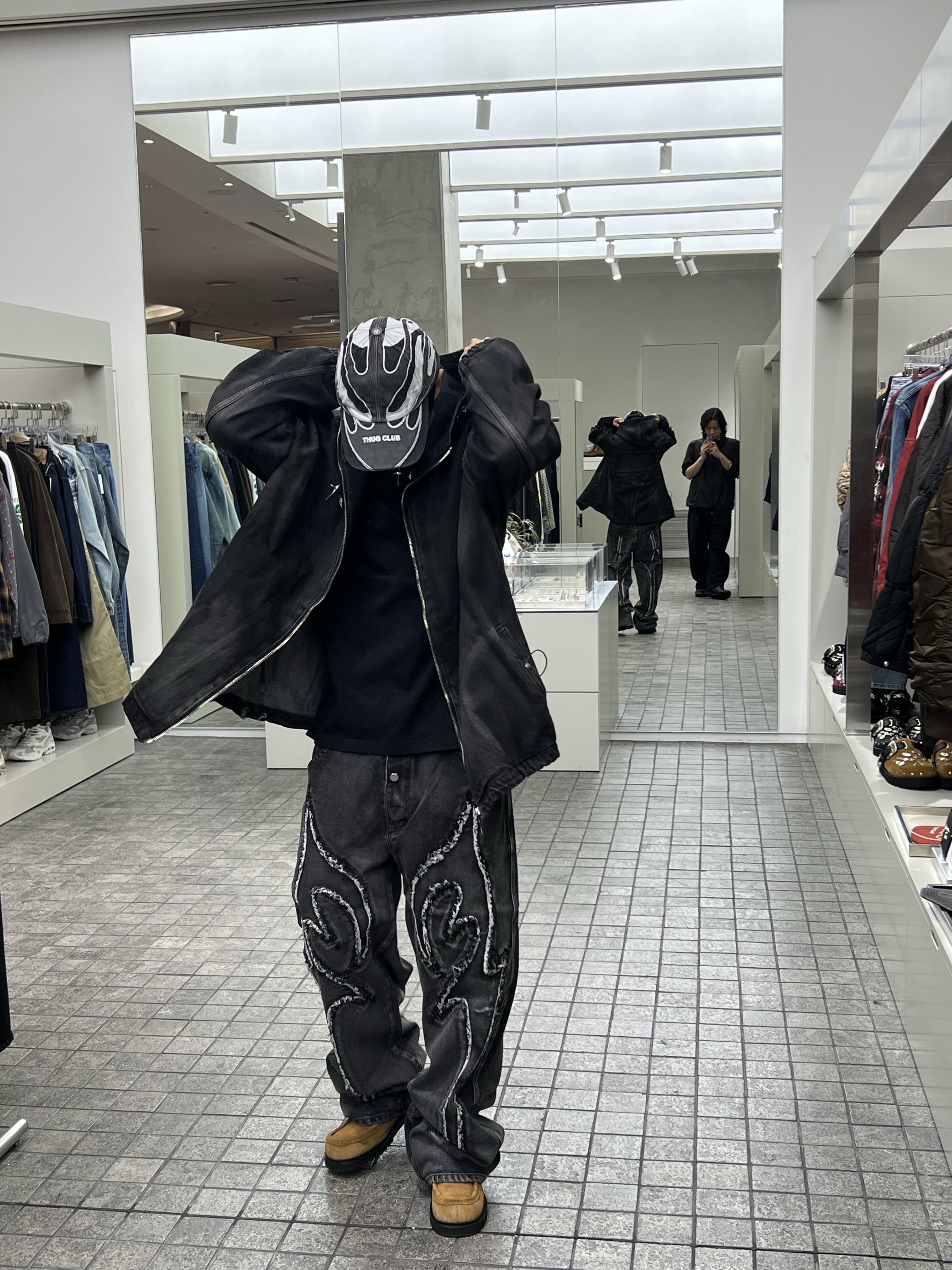Thug Club Chopper Cap Black - 24FW, Thug Club Basic Emblem Denim Jacket Black - 24FW 착용 스타일 - 1