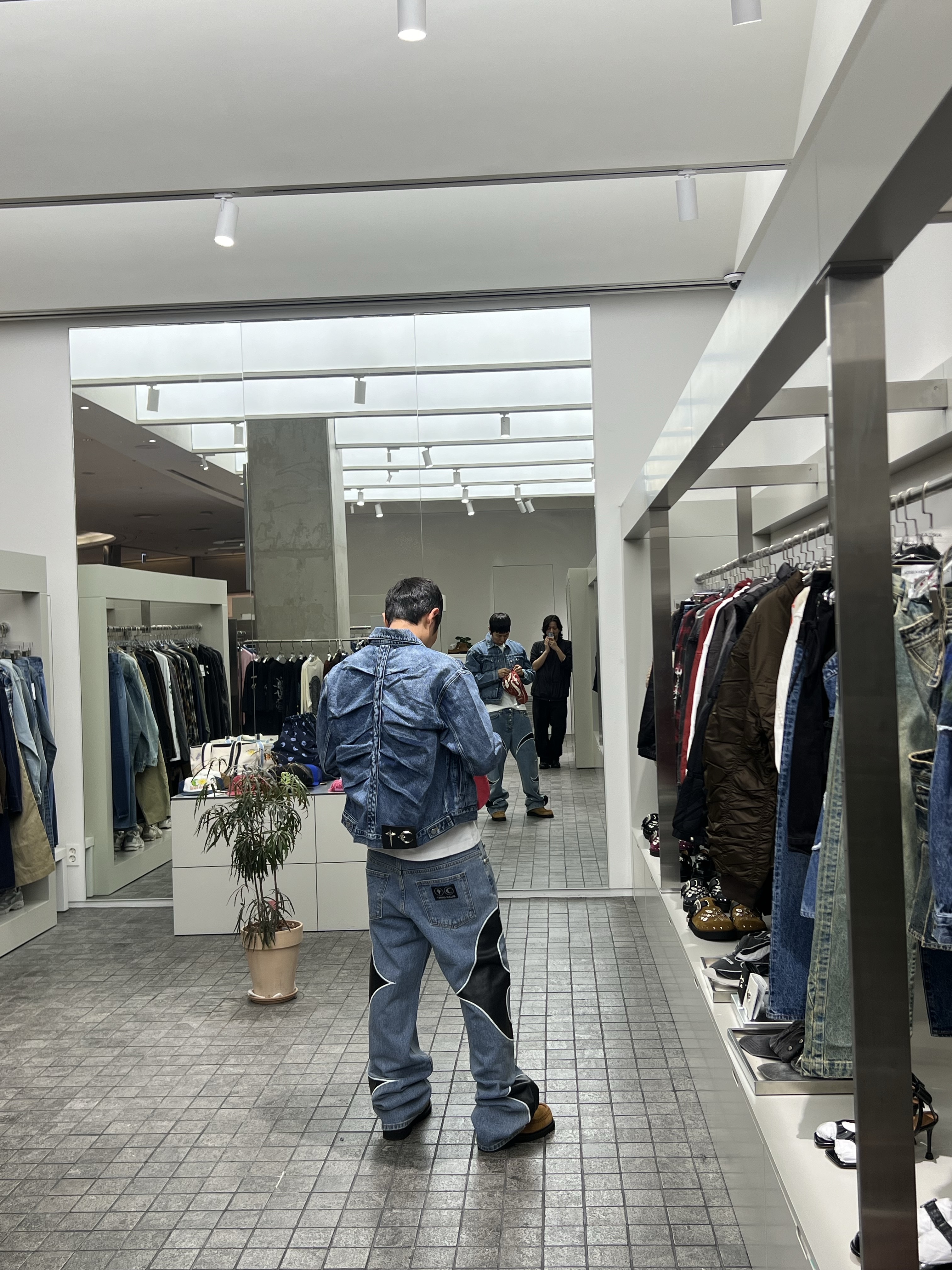 Thug Club Claw Denim Jacket Blue - 24FW 착용 스타일 - 4