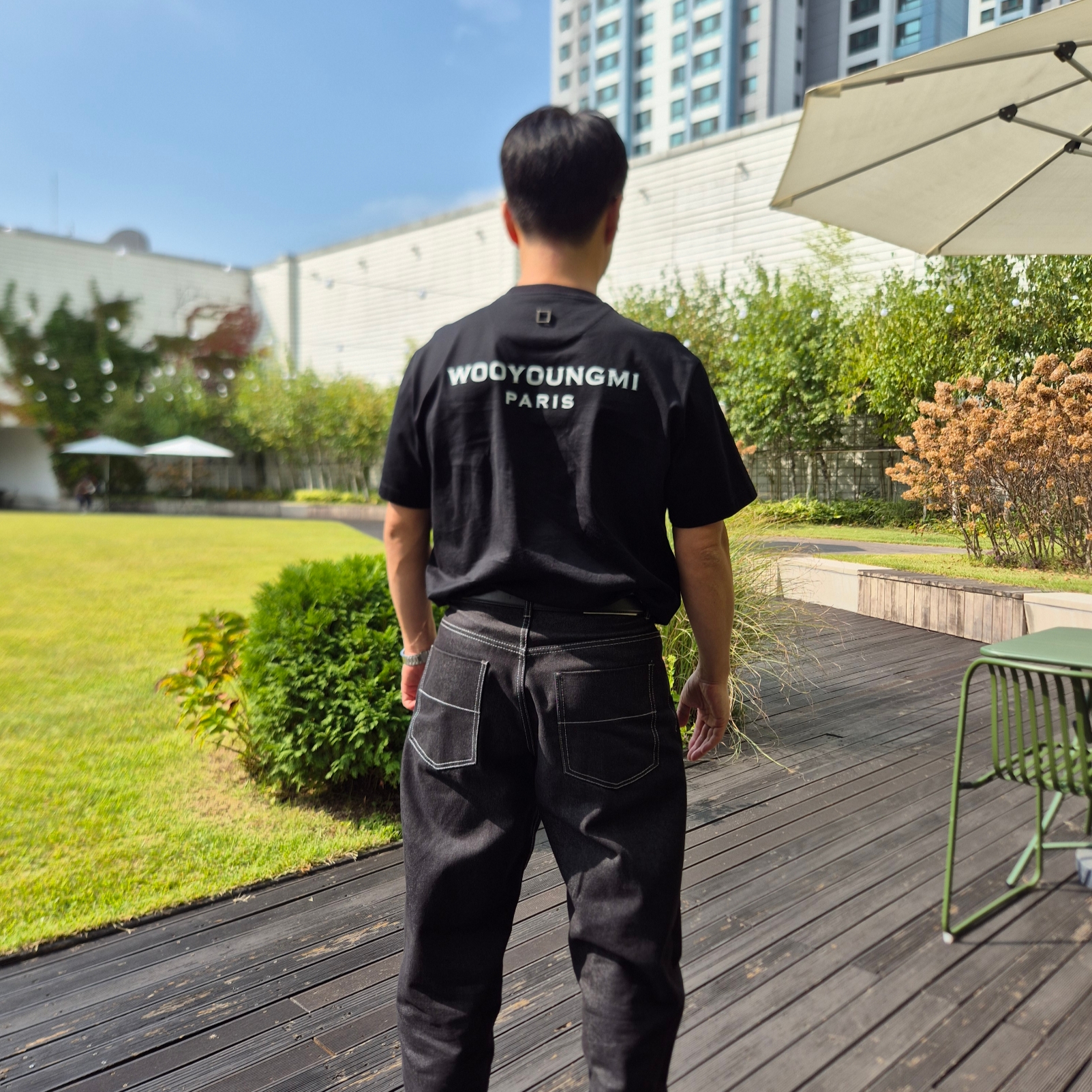 Wooyoungmi Cotton Back Logo T-Shirt Black - 24SS 착용 스타일