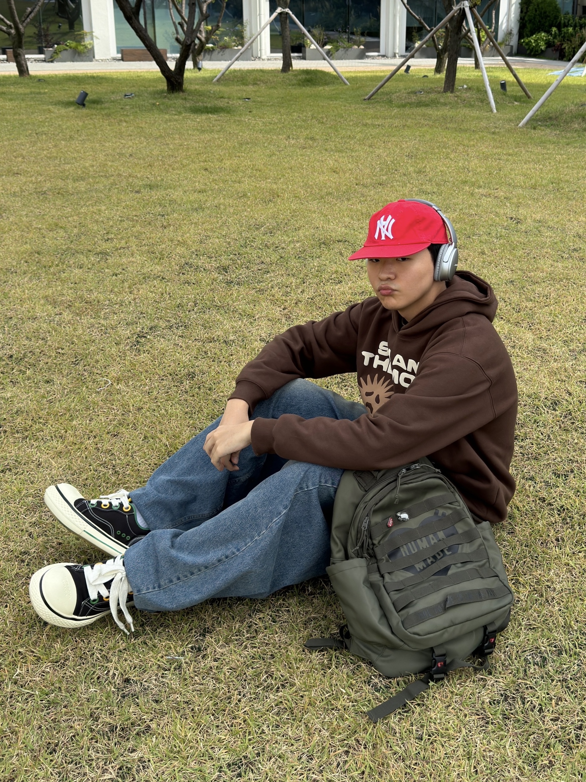 POTS All Day Hoodie Brown, Human Made Military Backpack Olive Drab 착용 스타일 - 2