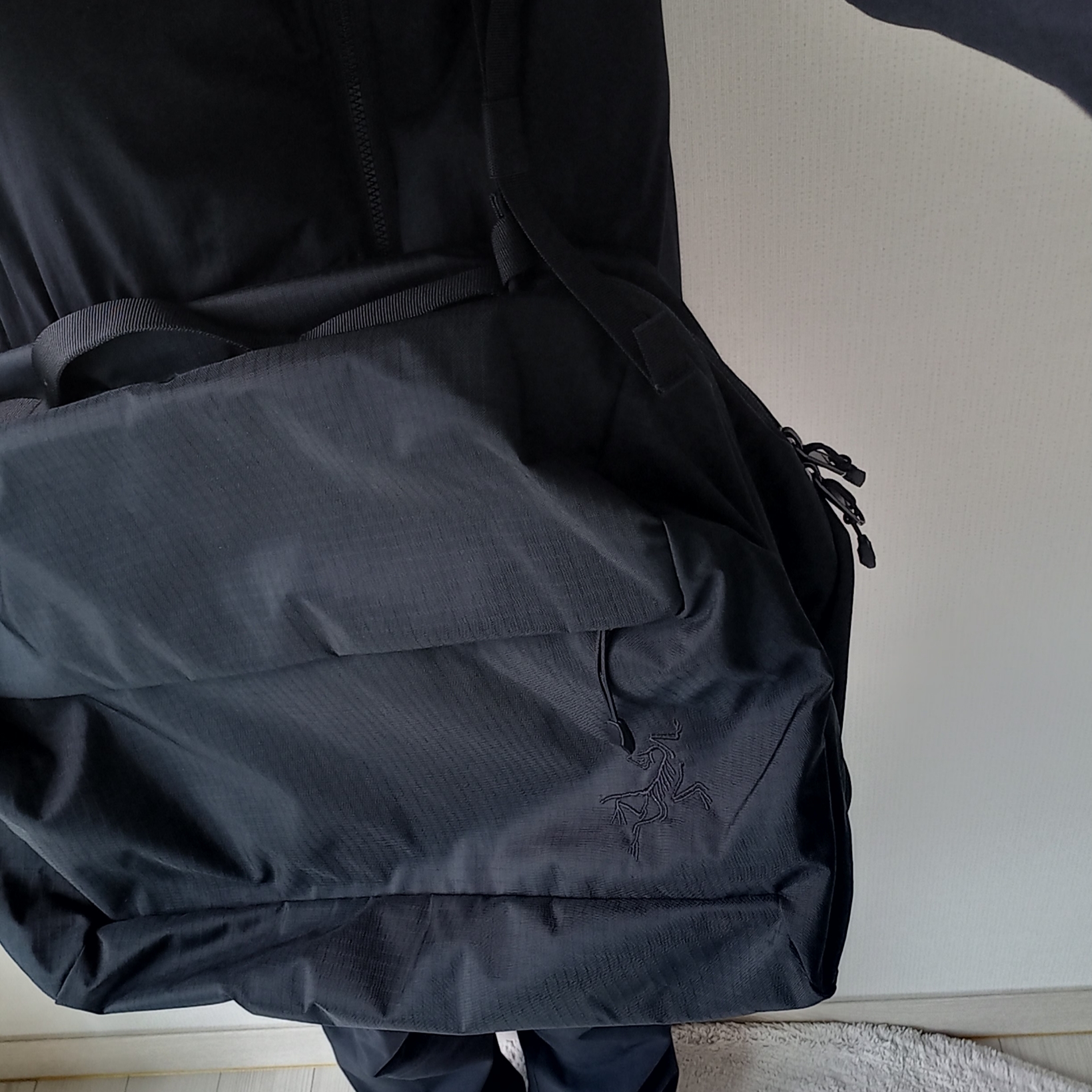 Arc'teryx Ion Gear Organizer Black, Arc'teryx Atom Hoody Black μ°©μ© μ€νμΌ - 7