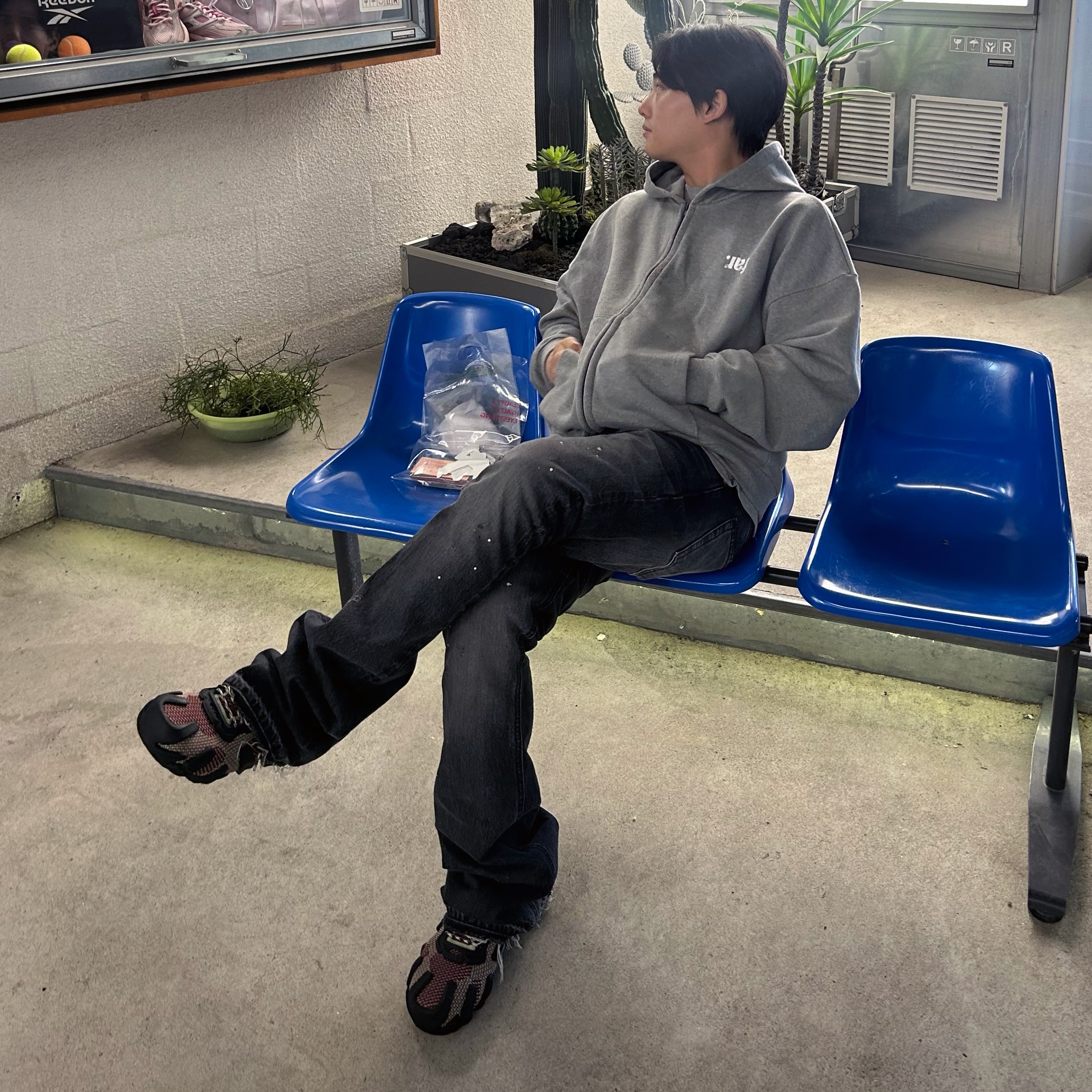 Bottega Veneta Flex Sneakers Lemon Washed Cherry Black 착용 스타일 - 1
