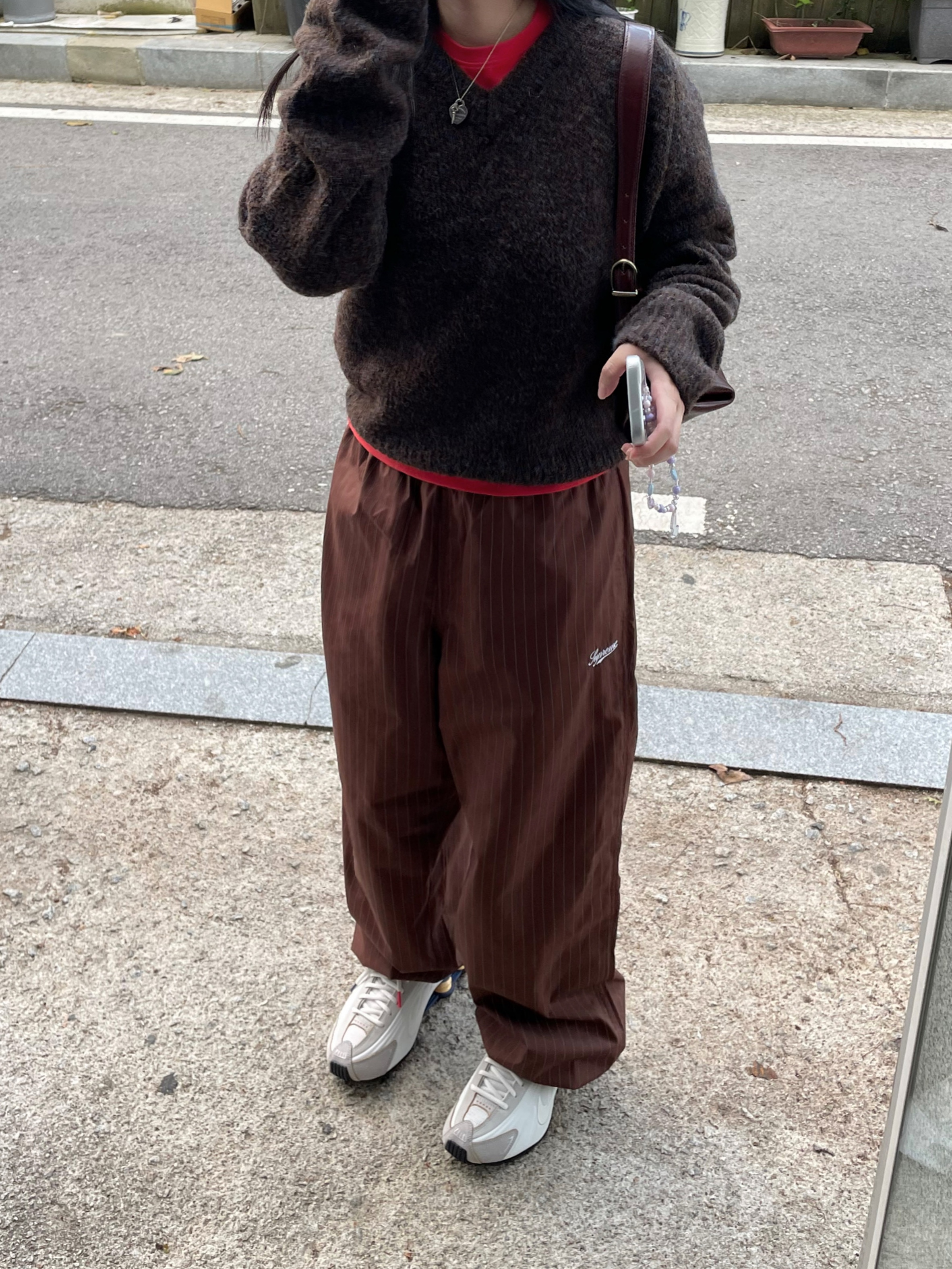 Supreme Reflective Pinstripe Track Pant Brown - 24FW, Nike Shox R4 PRM Light Iron Ore and Phantom 착용 스타일 - 1
