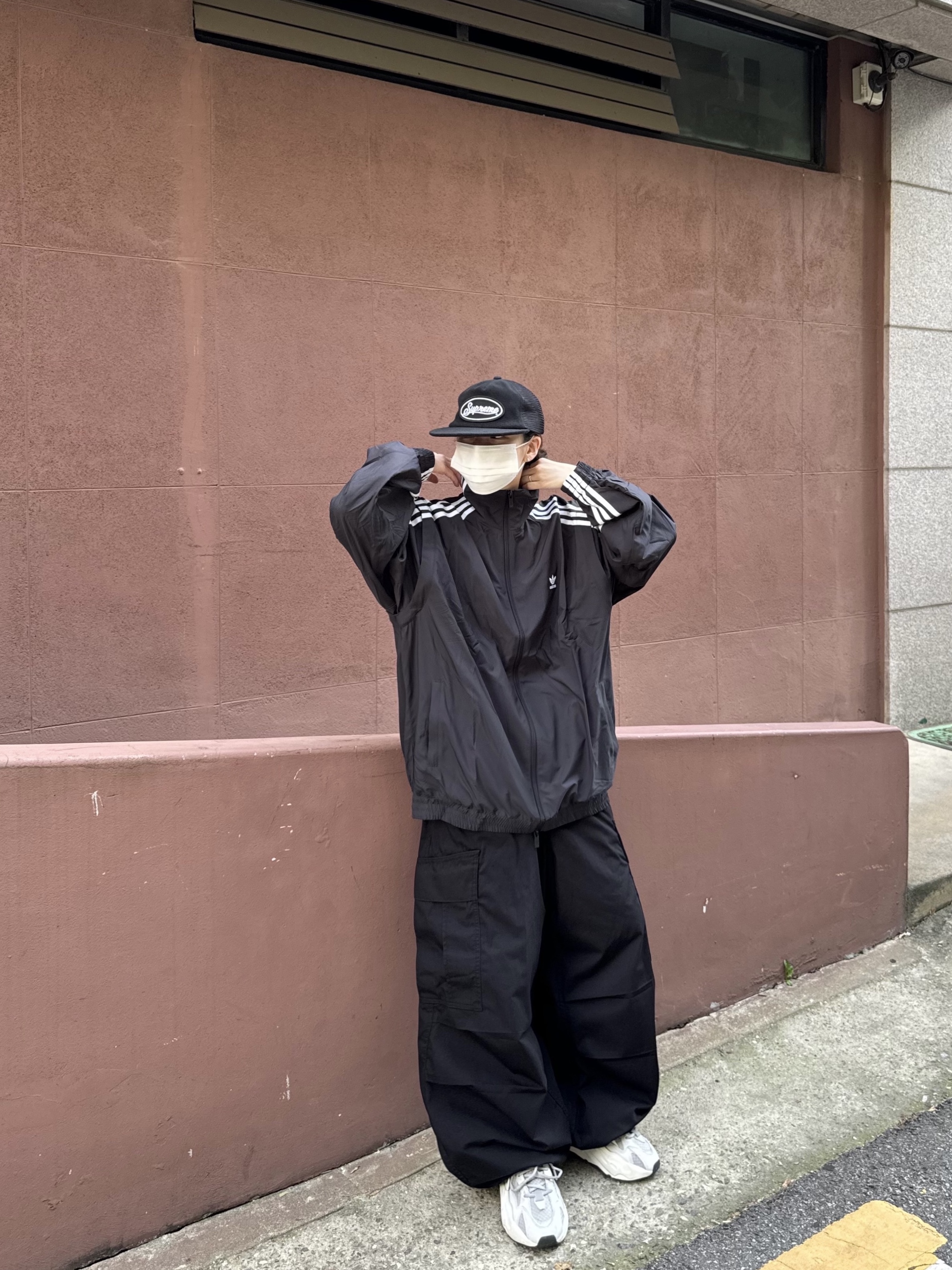 (W) Adidas Adilenium Season 2 Oversized Zip Track Top Gender Neutral Black - KR Sizing, Supreme Terry Mesh Back 5-Panel Black - 24SS 착용 스타일 - 2