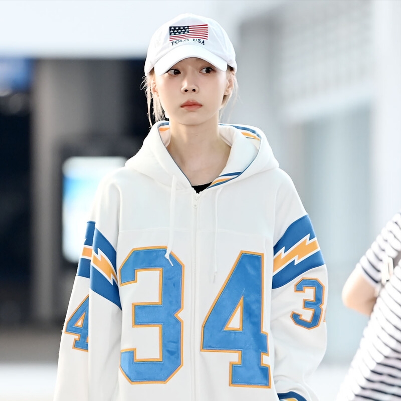 Supreme Football Zip Up Hooded Sweatshirt White - 24SS 착용 스타일