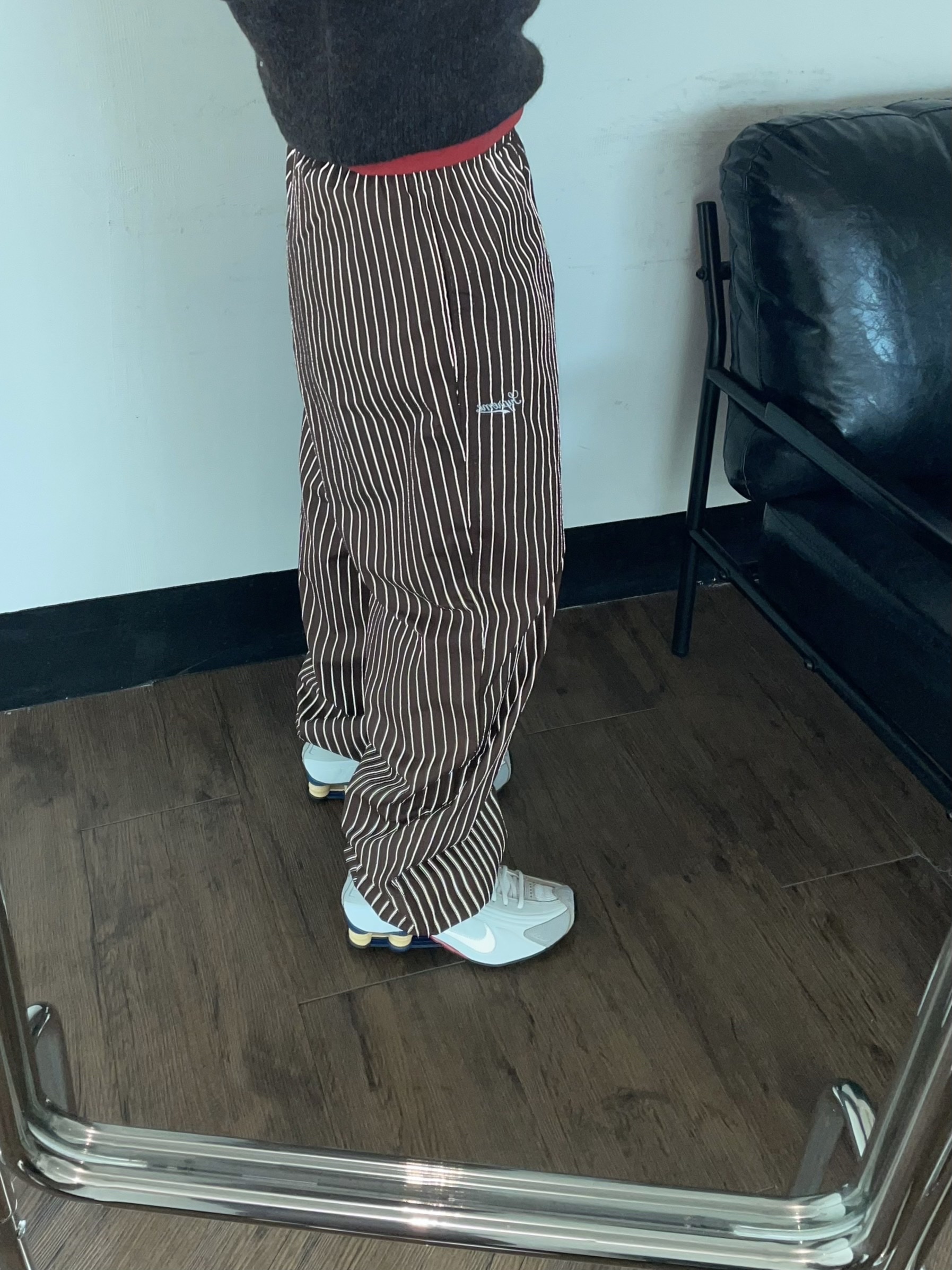 Supreme Reflective Pinstripe Track Pant Brown - 24FW, Nike Shox R4 PRM Light Iron Ore and Phantom 착용 스타일 - 2