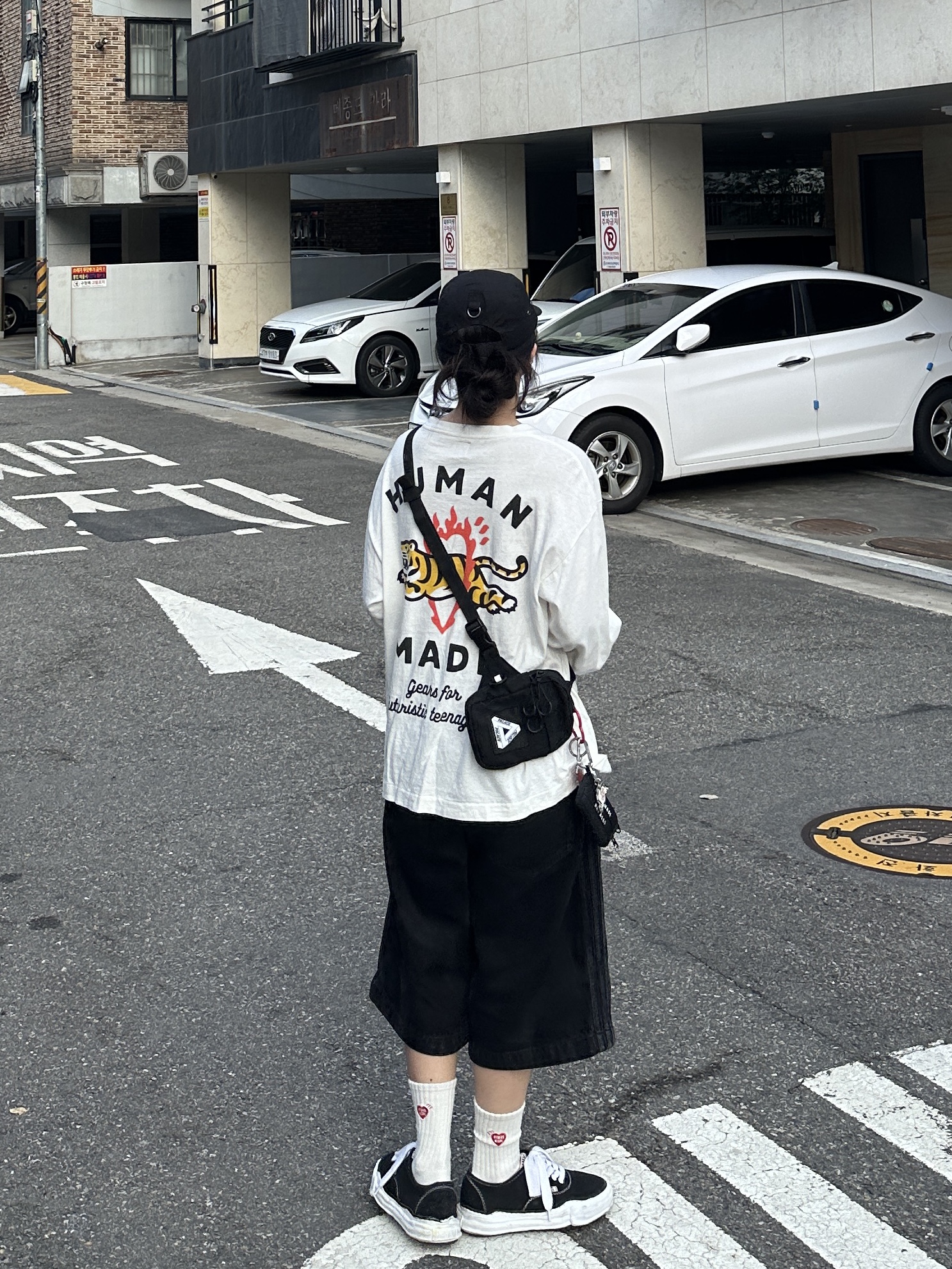 Maison Mihara Yasuhiro Baker OG Sole Canvas Low Cut Sneakers Black, Human Made Graphic L/S T-Shirt #3 White 착용 스타일 - 3