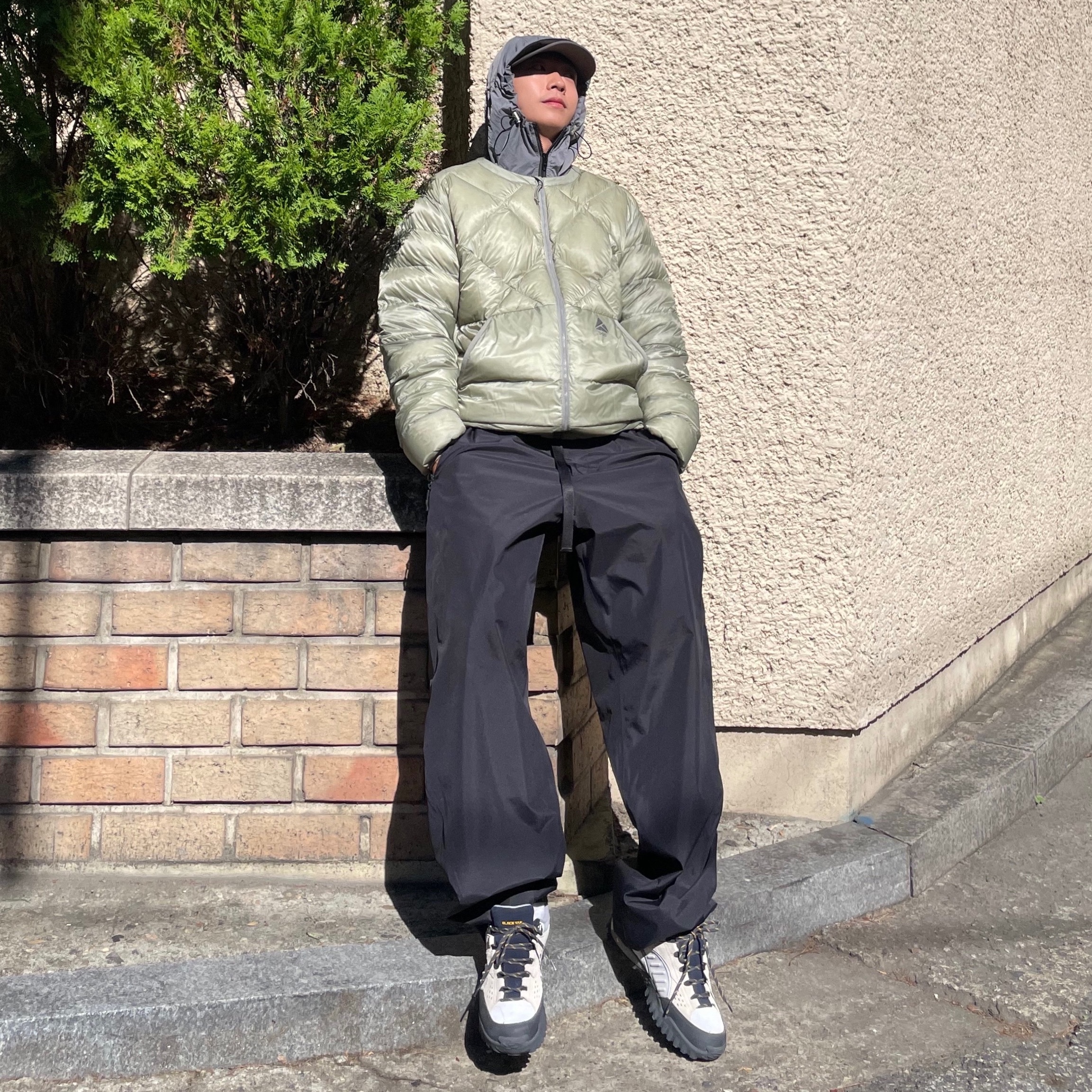 NON FLOOR Wind Taker Jacket Gray 착용 스타일 - 1