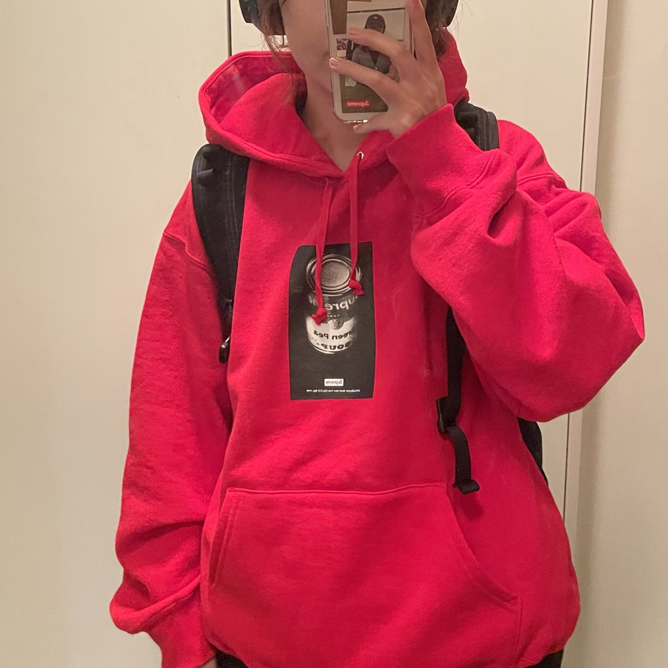 Supreme Soup Can Hooded Sweatshirt Red - 24SS, Supreme Backpack Black - 24SS 착용 스타일 - 1