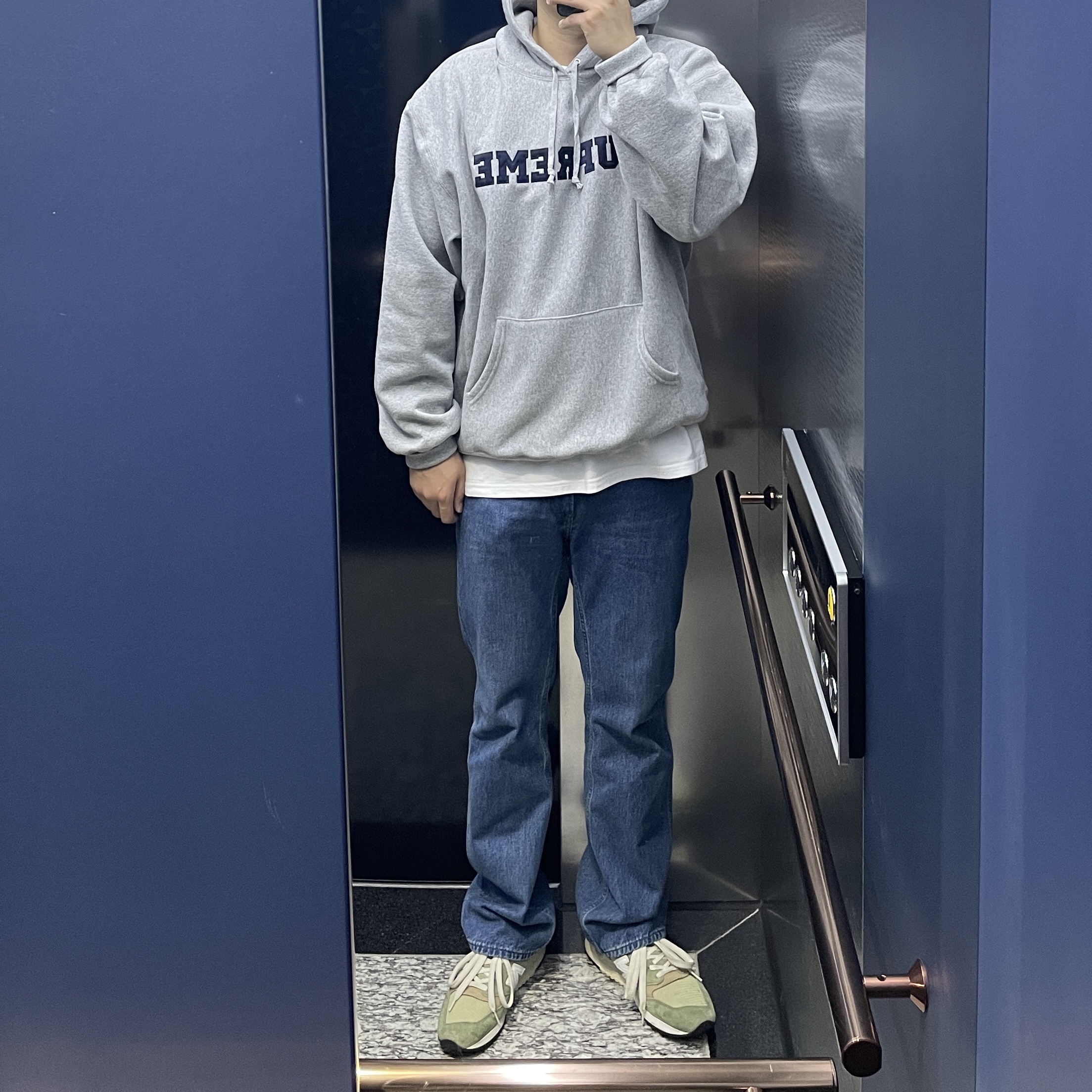 Supreme Collegiate Hooded Sweatshirt Heather Grey - 24SS, New Balance 998 Made in USA Olive Incense 착용 스타일