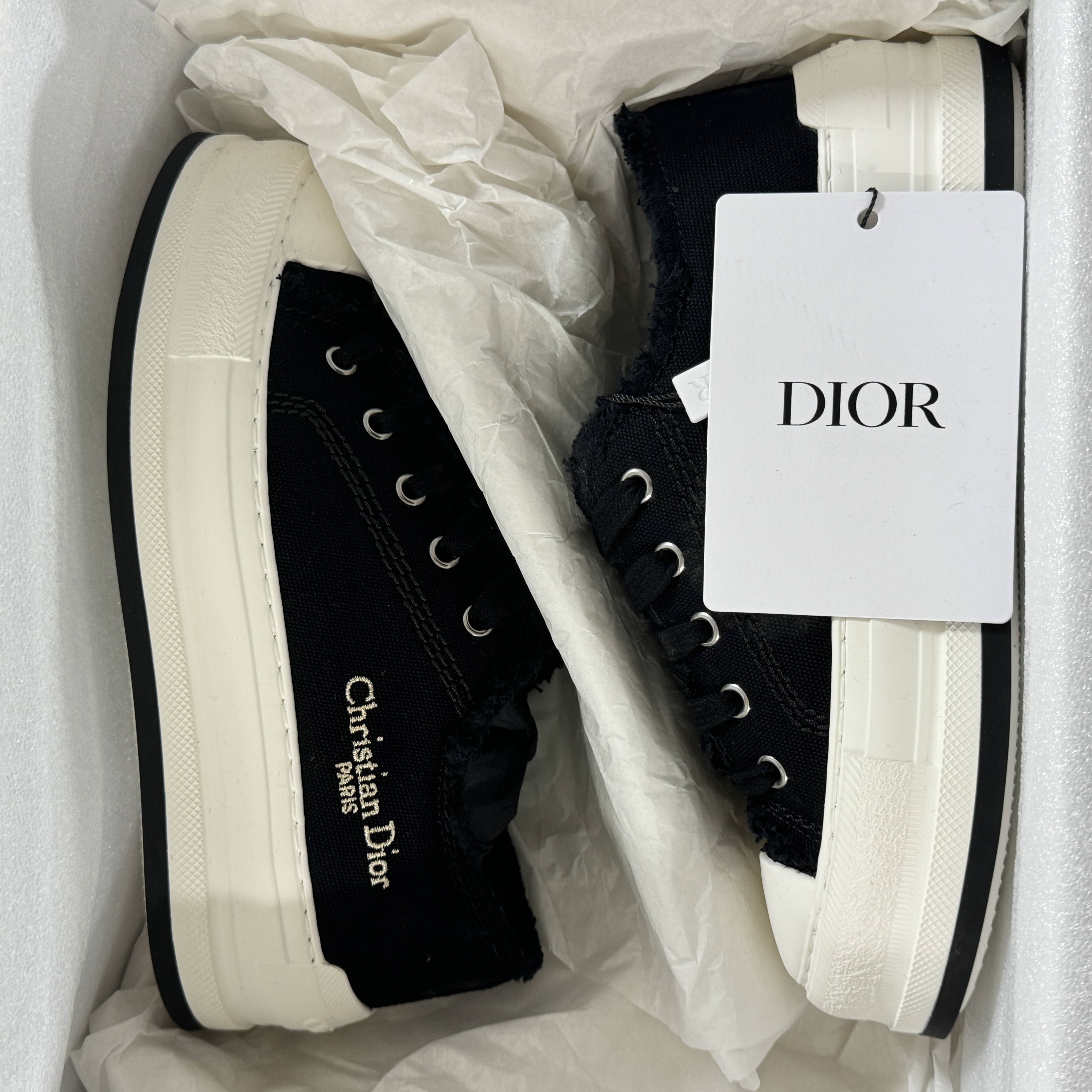 (W) Dior Walk'N'Dior Platform Sneakers Fringed Cotton Canvas with Embroidered Black 착용 스타일