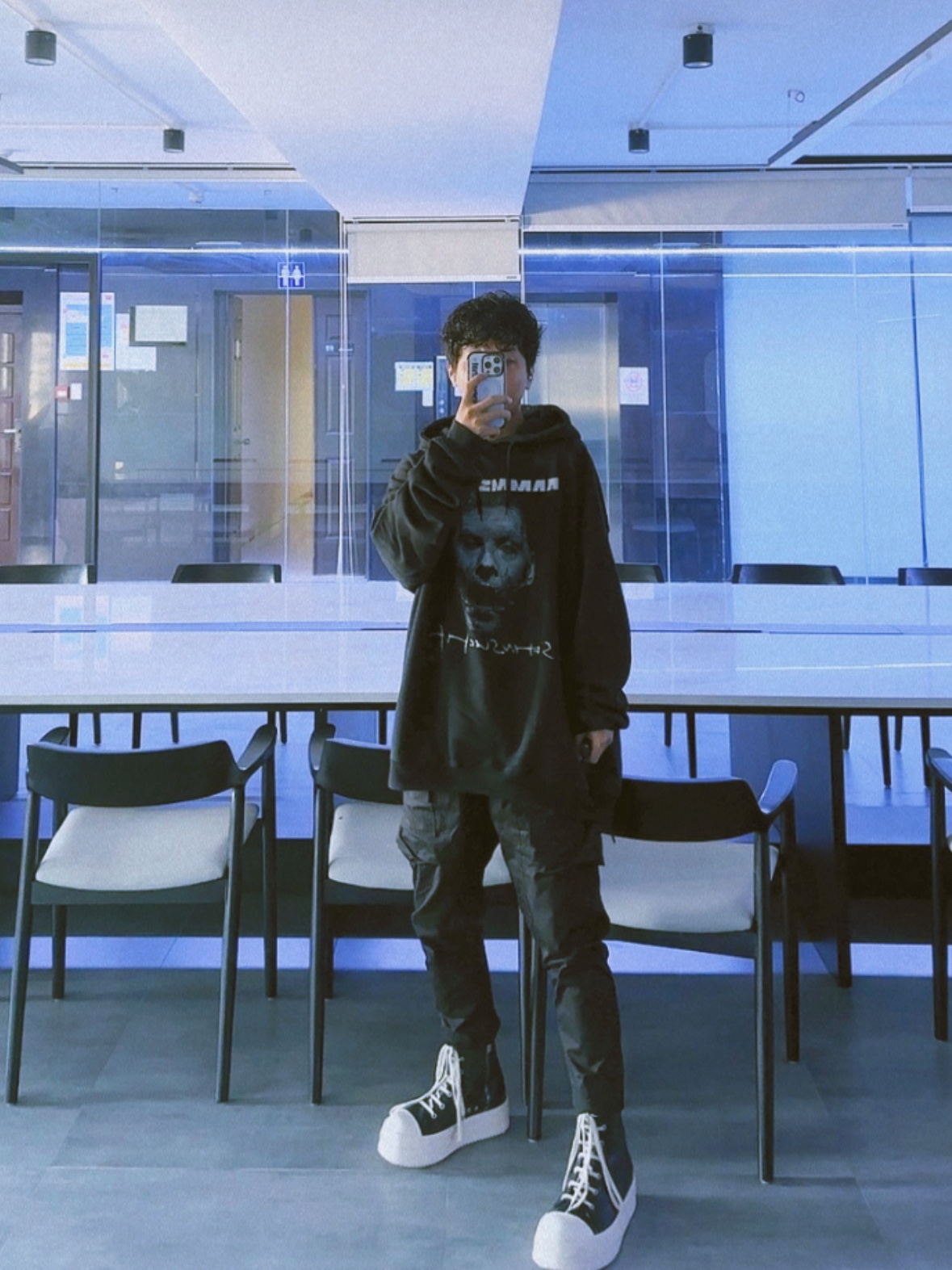 Rick Owens Mega Bumper Sneakers Black Milk 착용 스타일