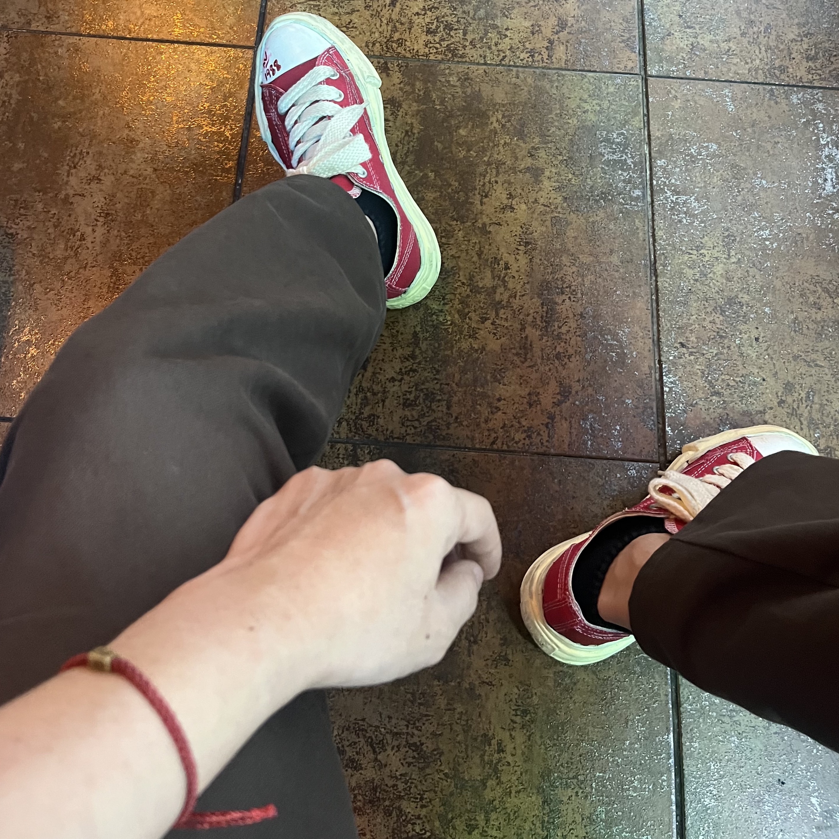 Maison Mihara Yasuhiro Peterson VL OG Sole Canvas Low-top Sneakers Red 착용 스타일 - 2