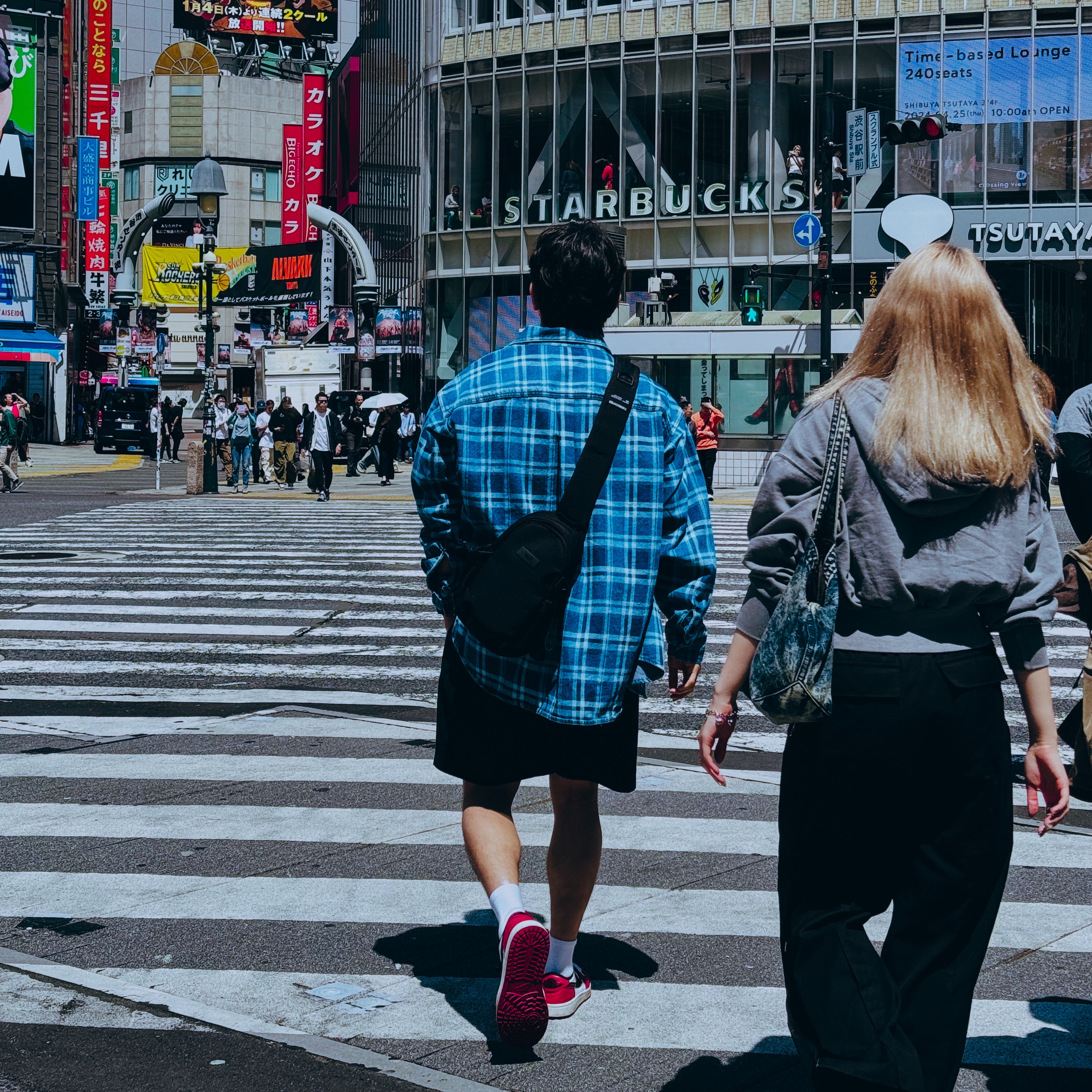 BAPE Check Denim Shirt Indigo, Jordan 1 Low Golf Chicago 착용 스타일