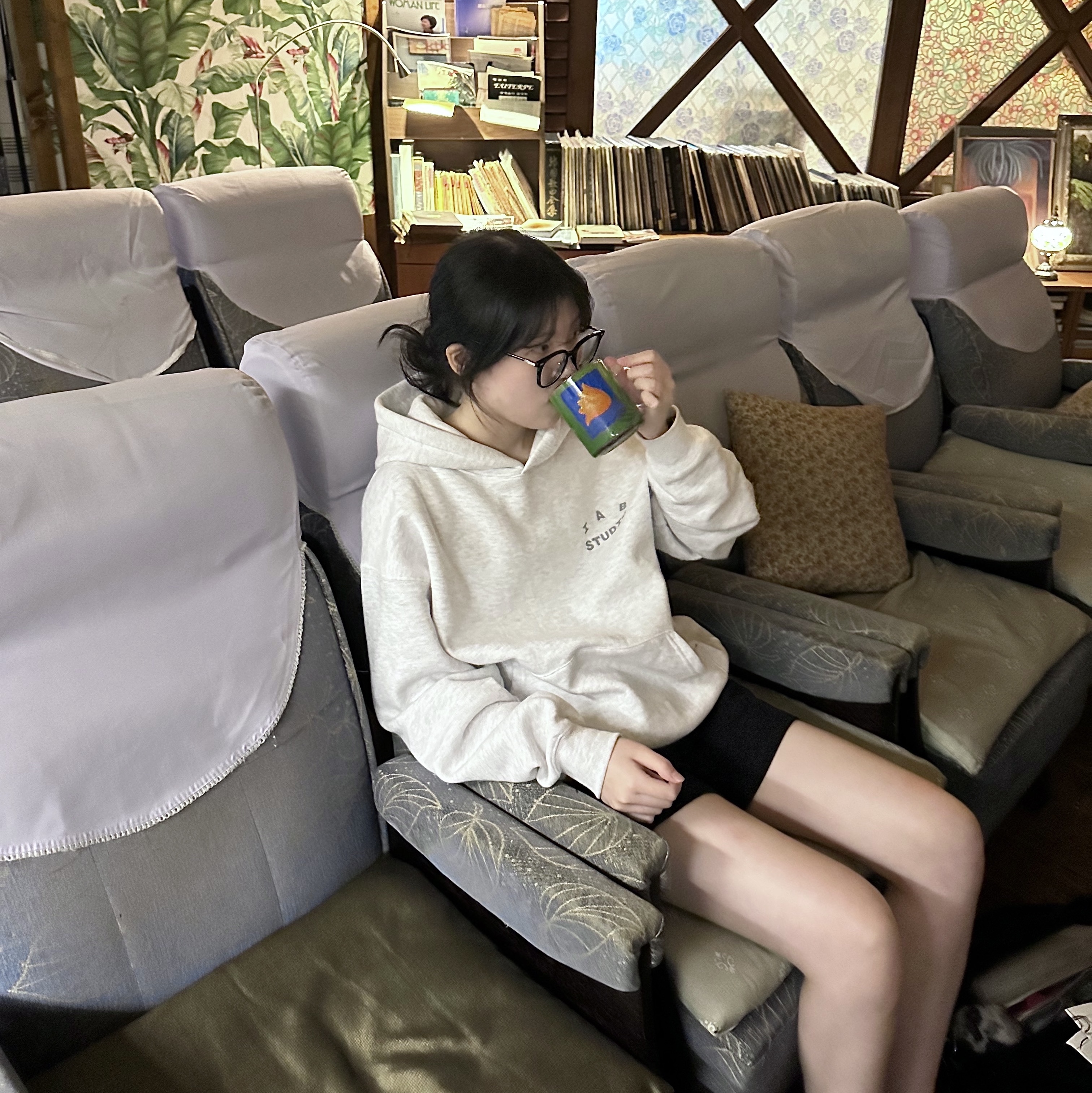 IAB Studio Hoodie Light Gray, (W) Jordan 1 Low White Wolf Grey 착용 스타일 - 1