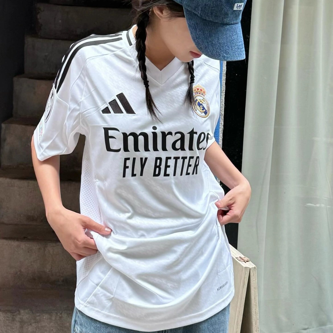 Adidas Real Madrid 2024/25 Home Jersey White - KR Sizing (Non Marking Ver.) 착용 스타일 - 1