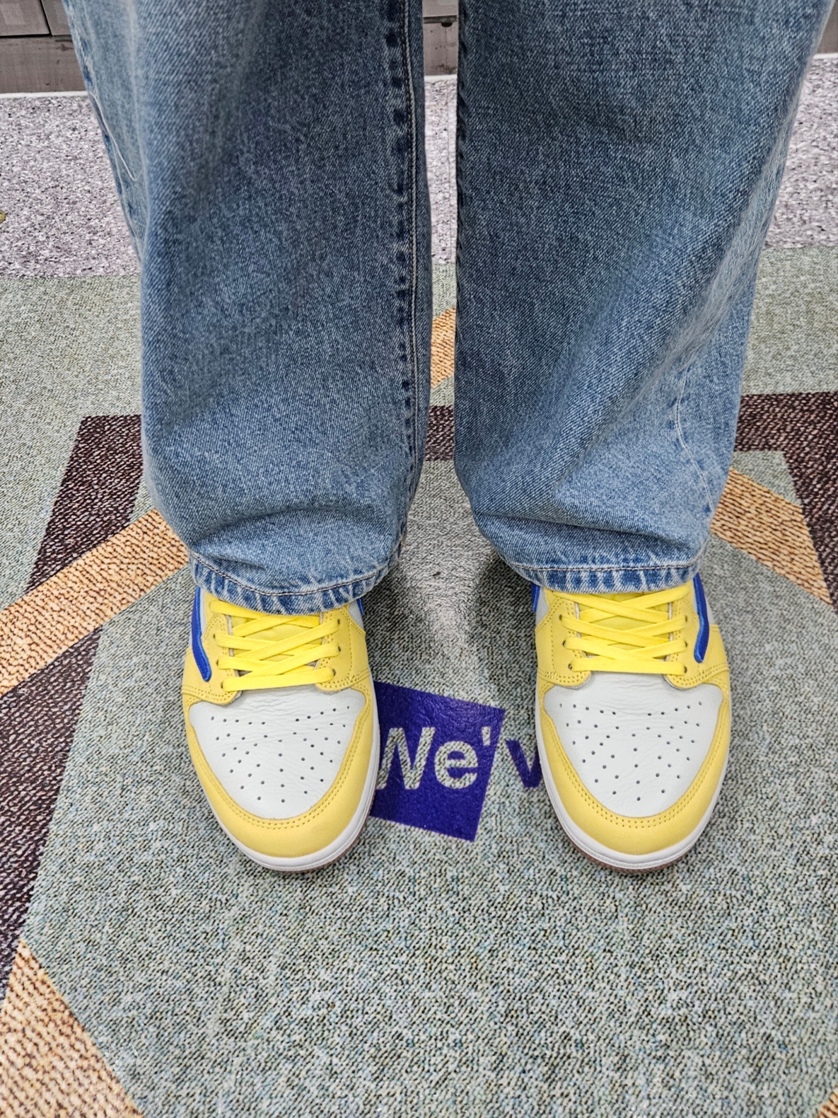 (W) Jordan 1 x Travis Scott Retro Low OG SP Canary 착용 스타일