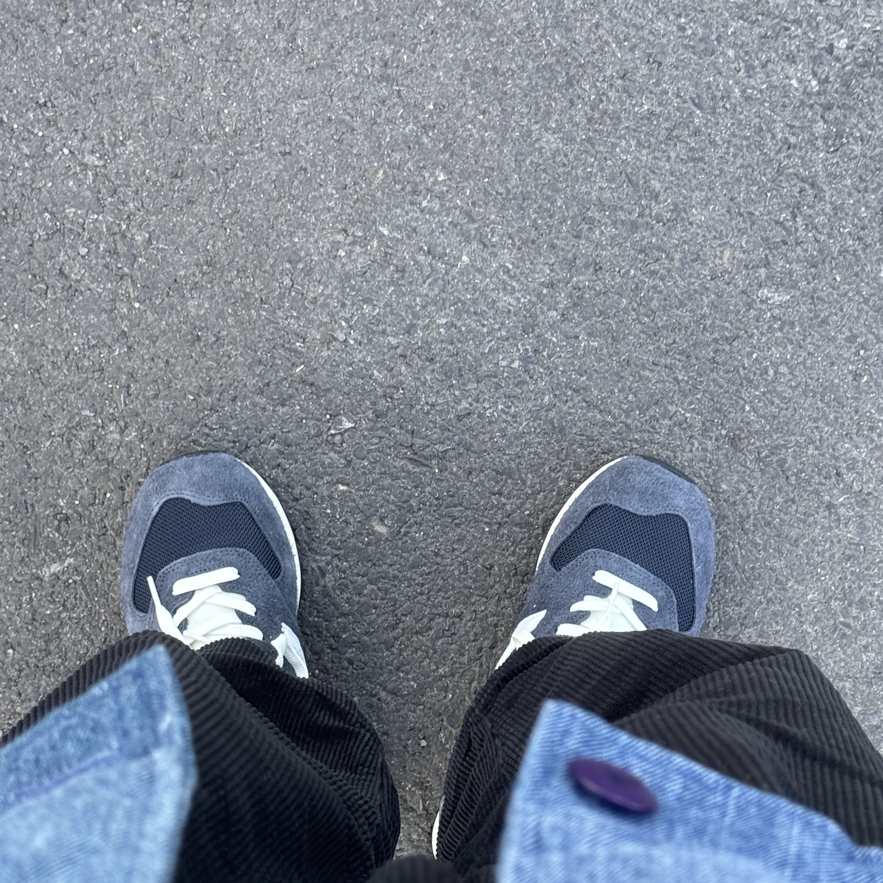 New Balance 574 Heritage Navy 착용 스타일