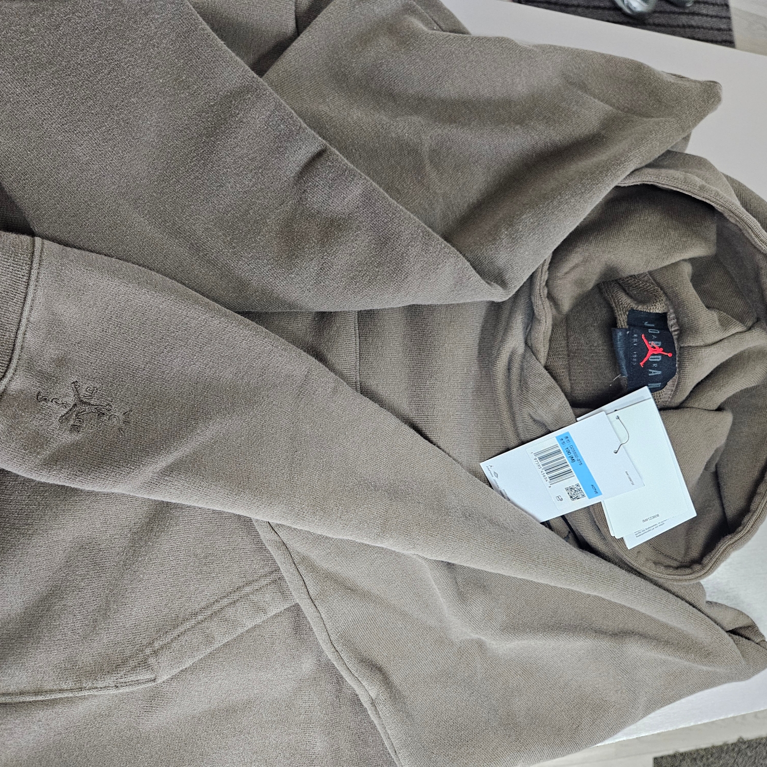 Jordan x Travis Scott Pullover Hoodie Palomino (DZ5502-275) 착용 스타일 - 8
