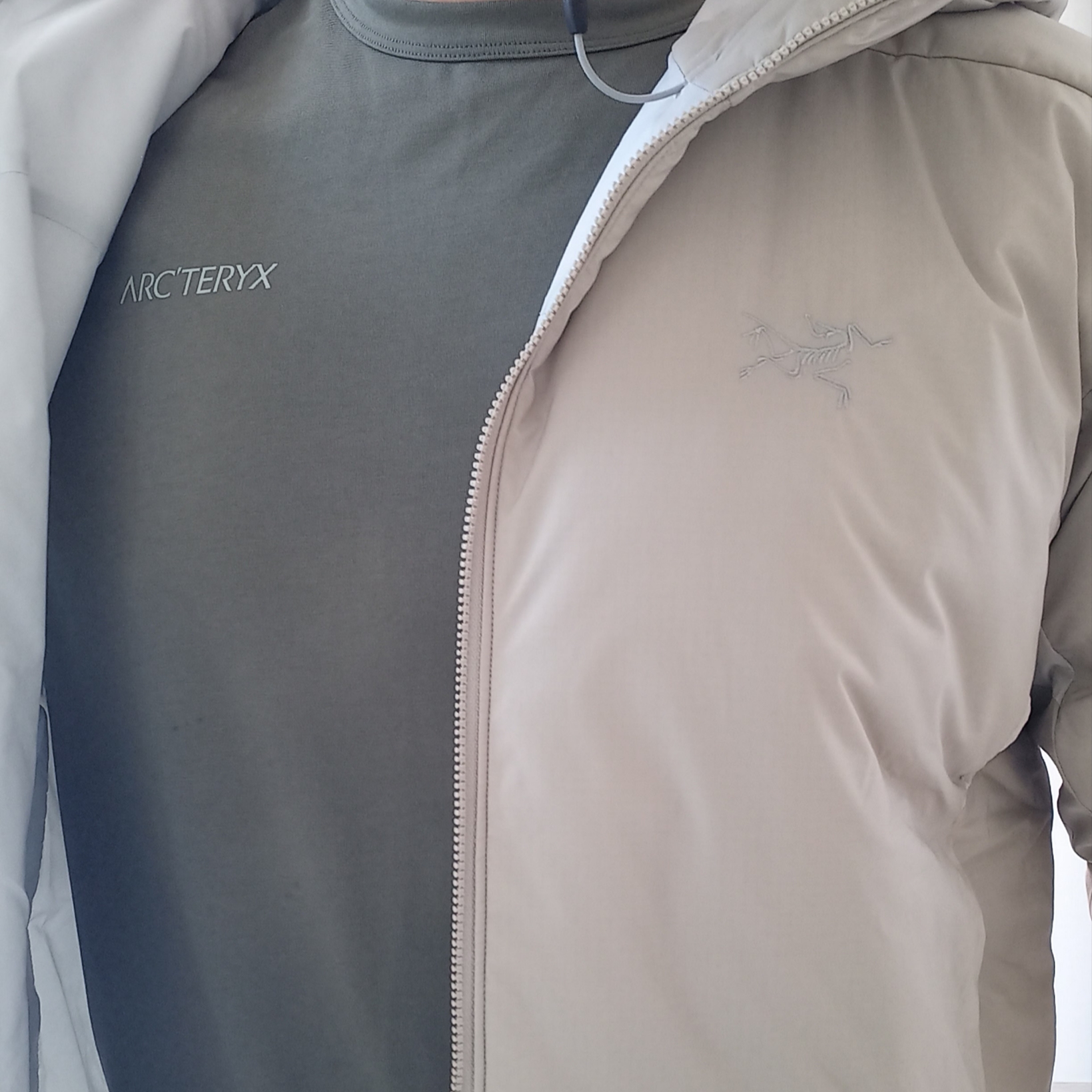 Arc'teryx Atom Heavyweight Hoody Rune, Arc'teryx Gore 5 Panel Cap Black 착용 스타일 - 8