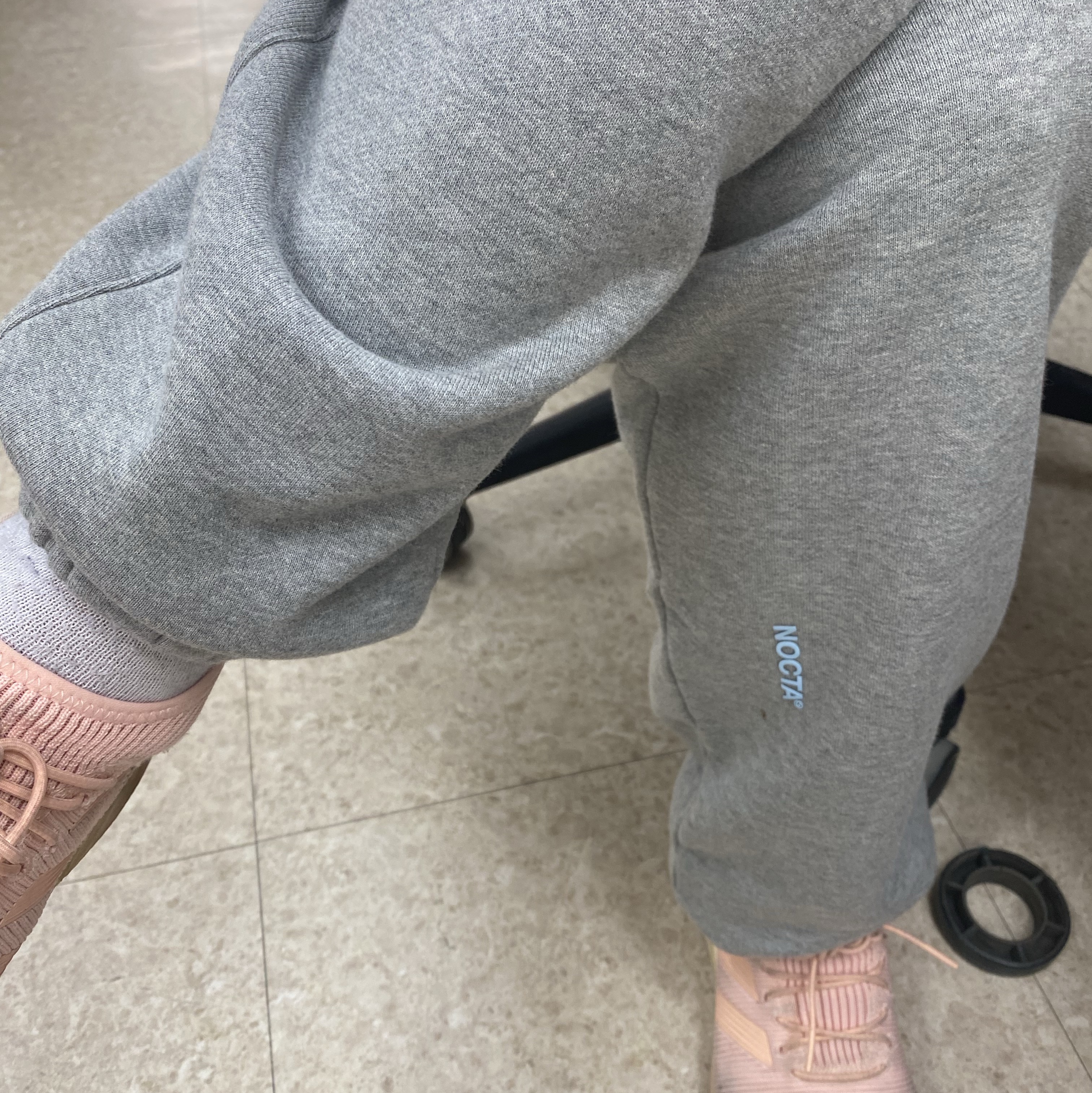 Nike x Drake Nocta NRG Fleece Sweatpants Dark Grey Heather 착용 스타일